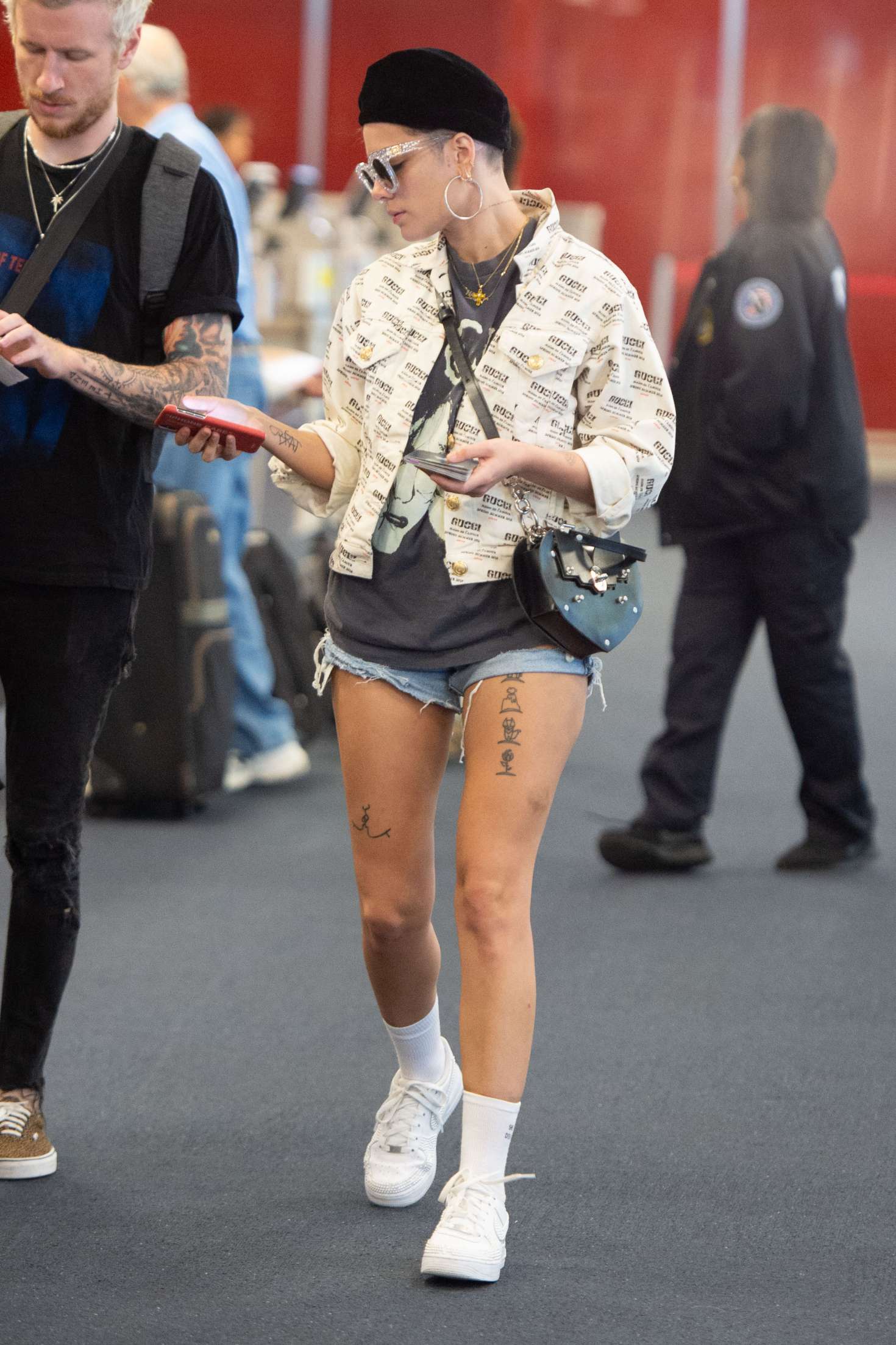 Halsey â€“ Arrives at JFK Airport in New York City