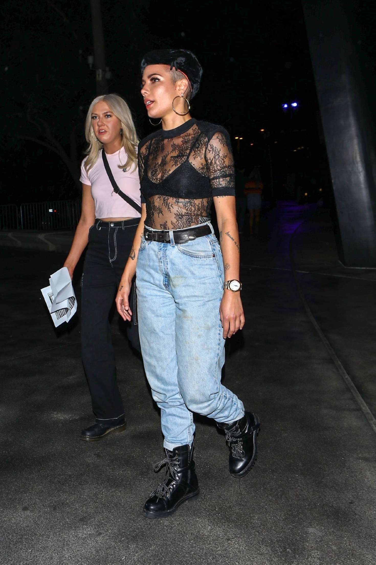 Halsey â€“ Arriving at the Migos and Drake concert in Los Angeles