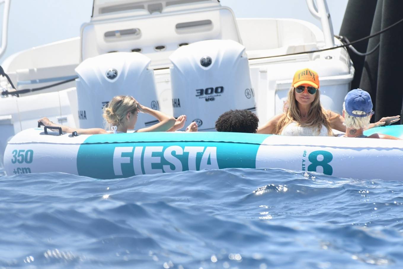 Heidi Klum With Leni Klum Soak On A Luxury Yacht In Capri Gotceleb 54846 The Best Porn Website