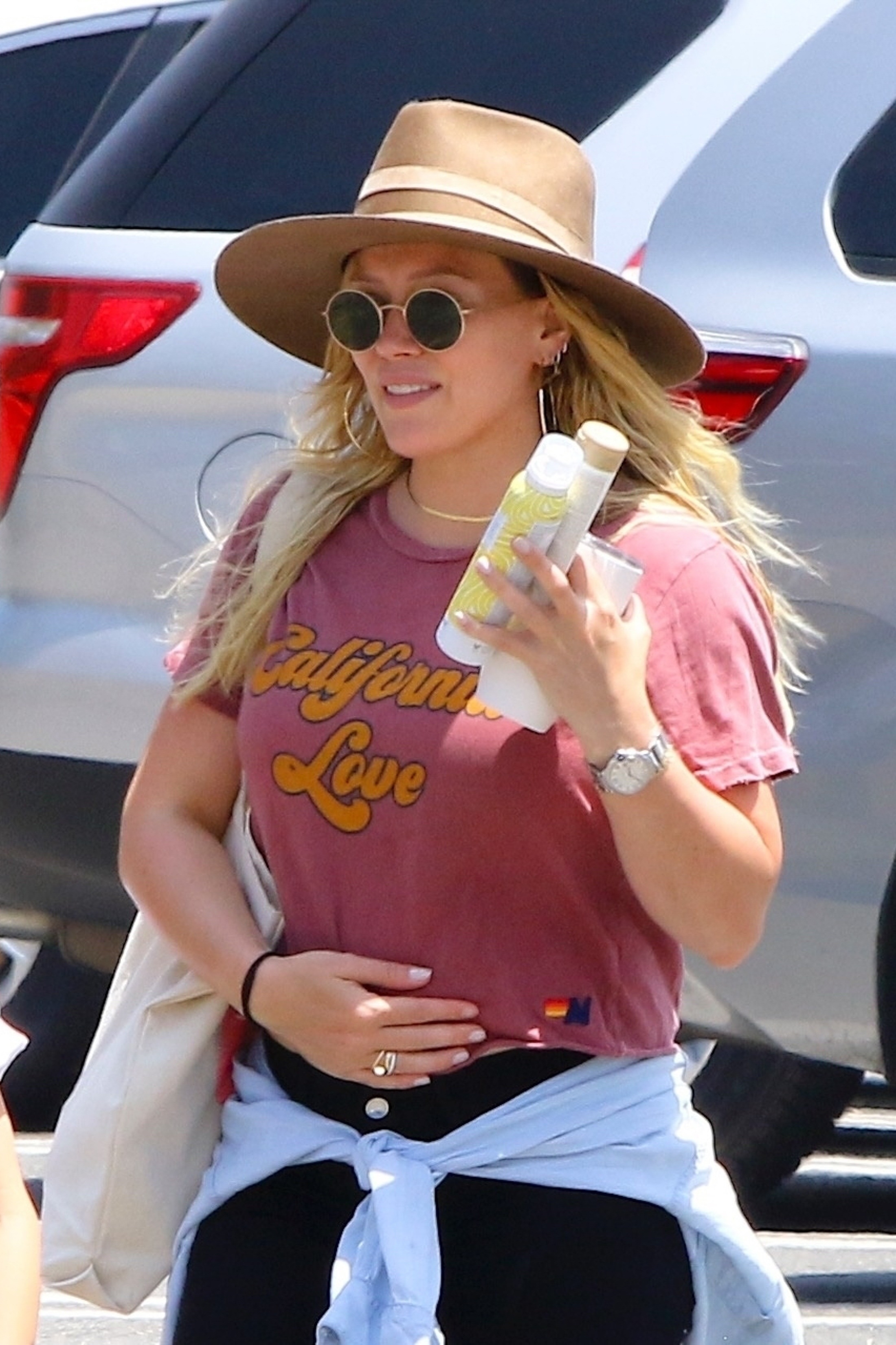 Hilary Duff â€“ Going to the zoo in Los Angeles