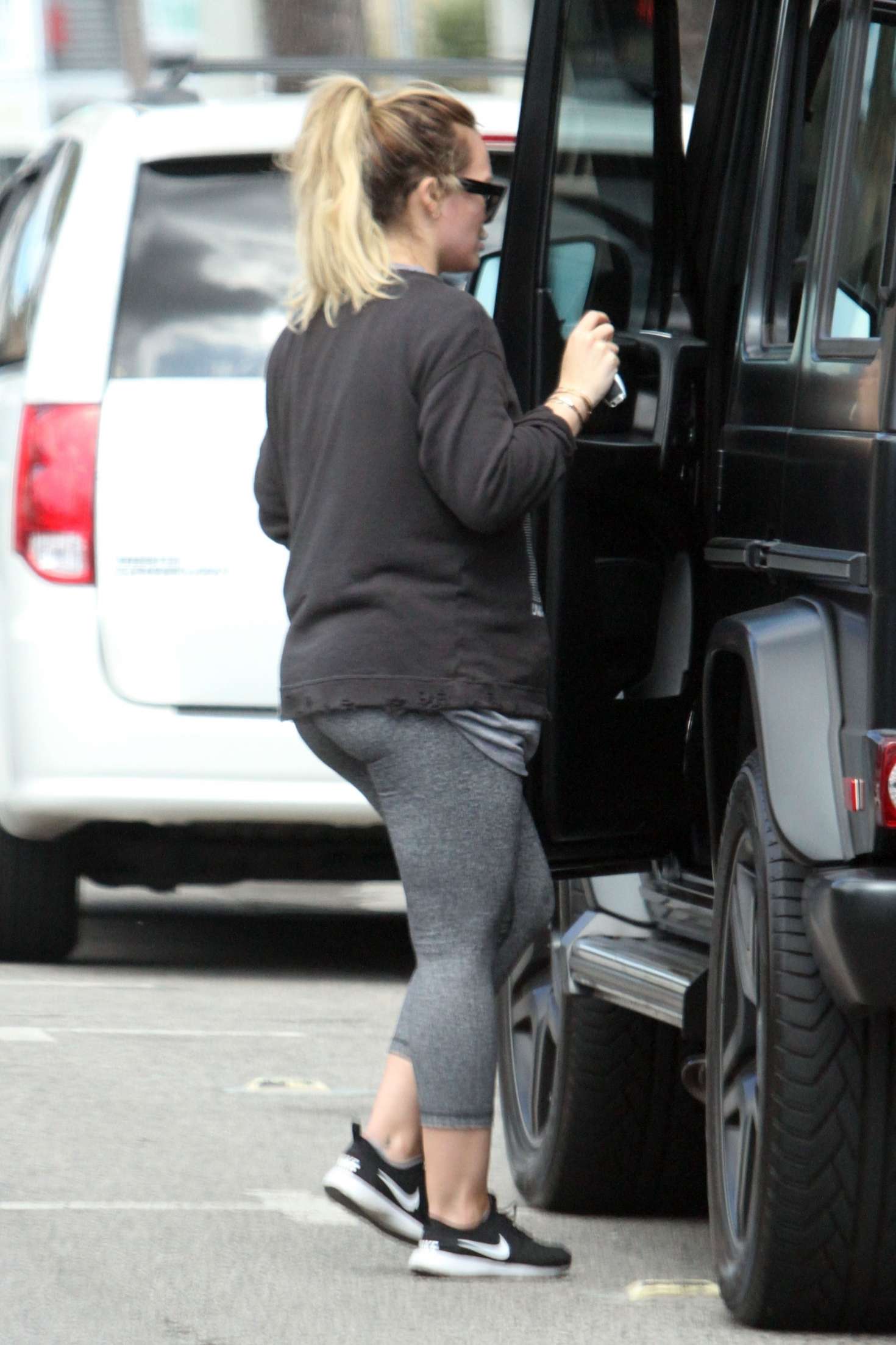 Hilary Duff â€“ Heading to lunch in Los Angeles