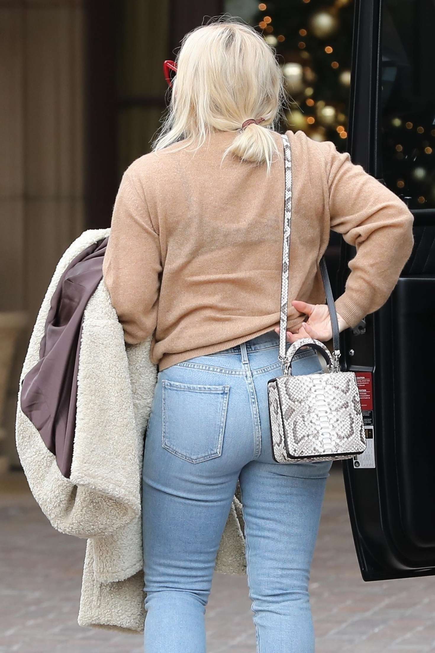Hilary Duff in Tight Jeans â€“ Out in Beverly Hills