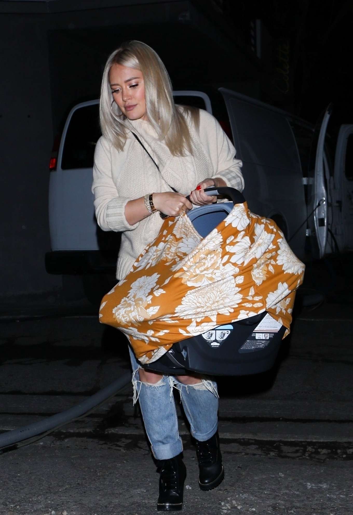 Hilary Duff â€“ Leaving Nine Zero One salon in West Hollywood