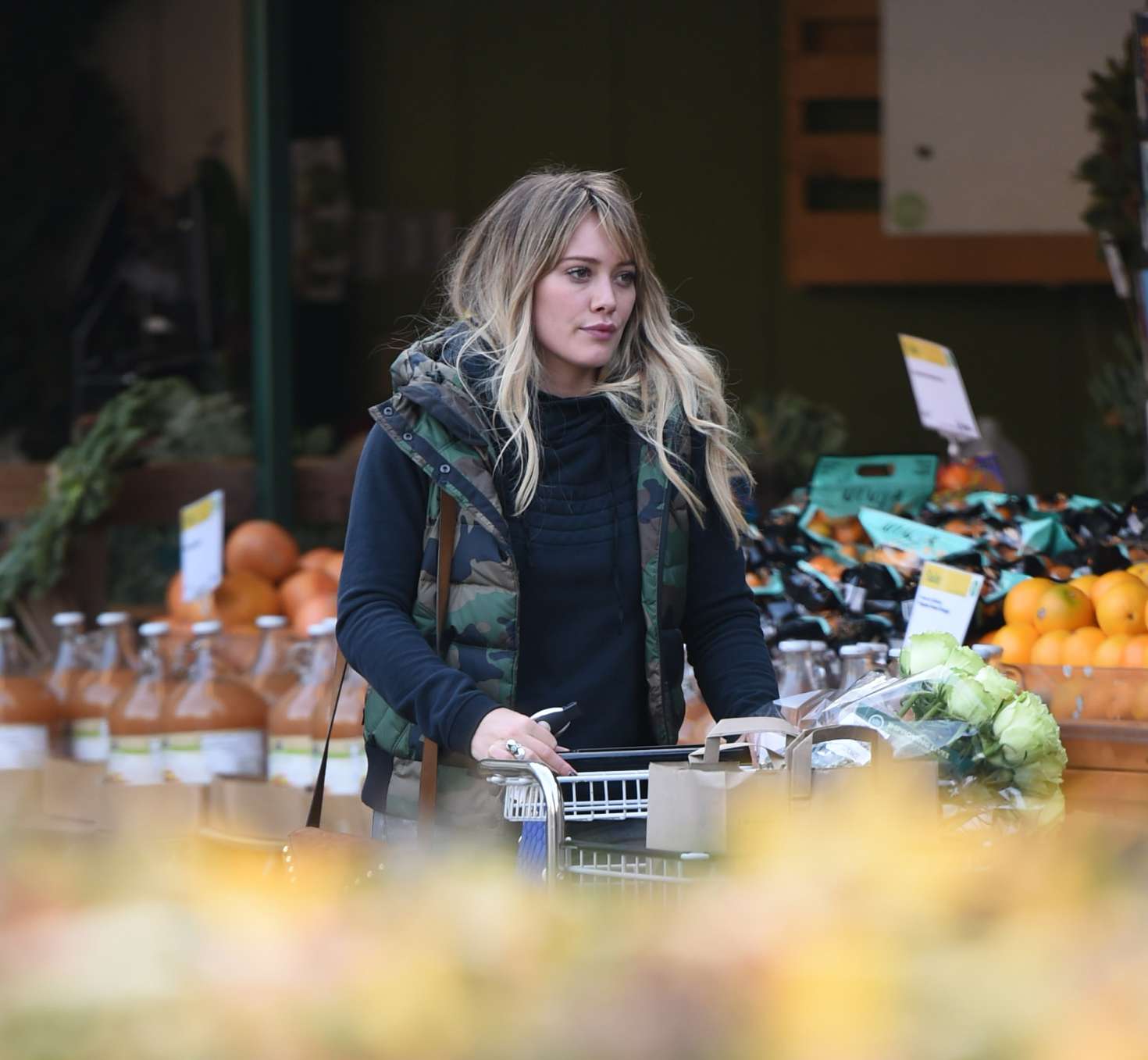 Hilary Duff â€“ Shopping at Whole Foods in Los Angeles