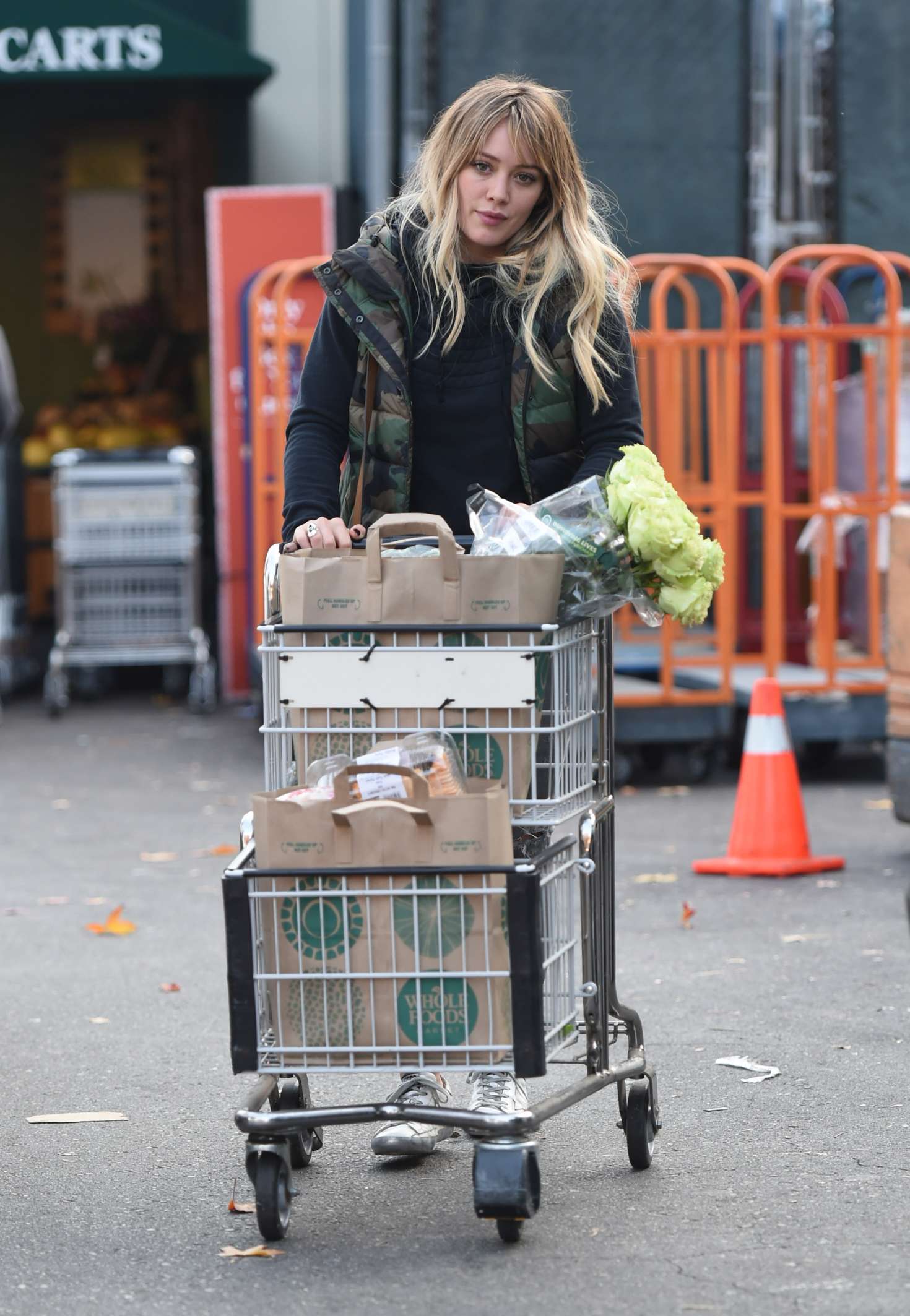 Hilary Duff â€“ Shopping at Whole Foods in Los Angeles