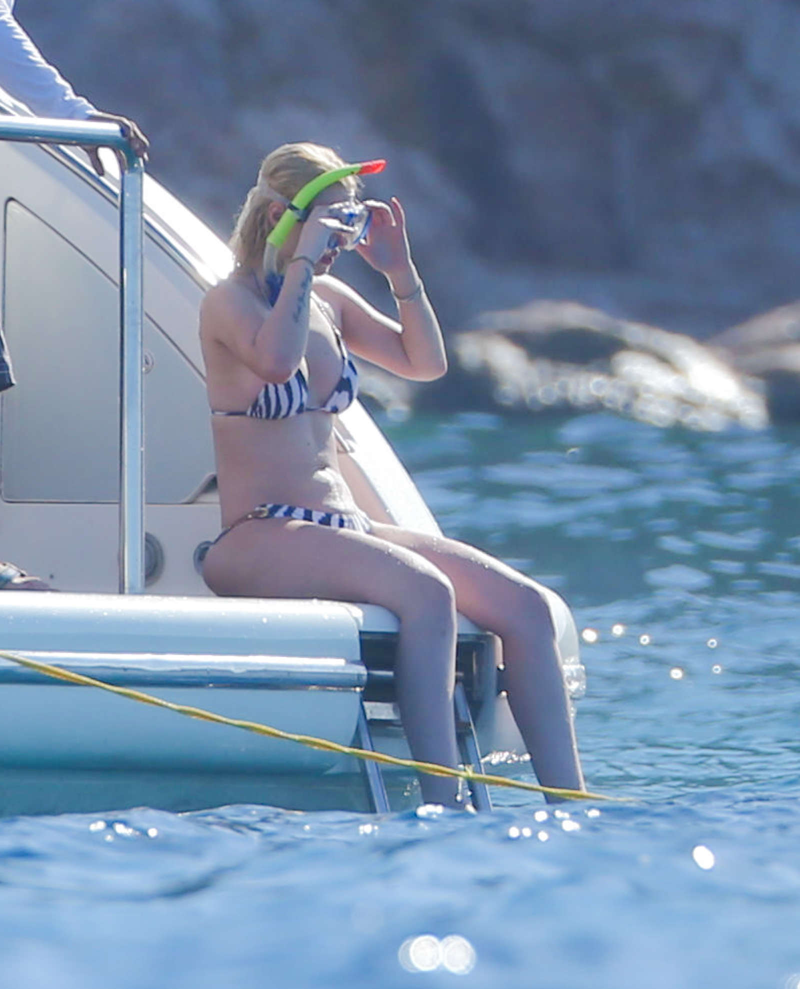 Iggy Azalea â€“ Bikini Candids on a yacht in Mexico