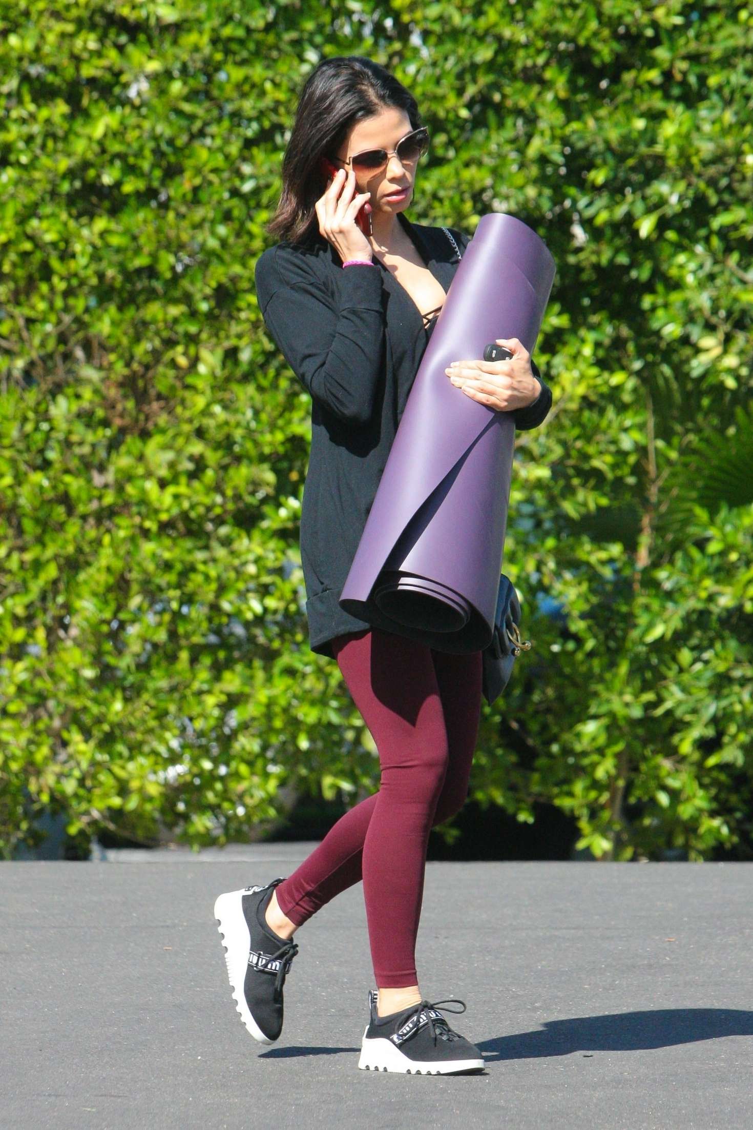 Jenna Dewan â€“ Heads to a yoga class in Los Angeles