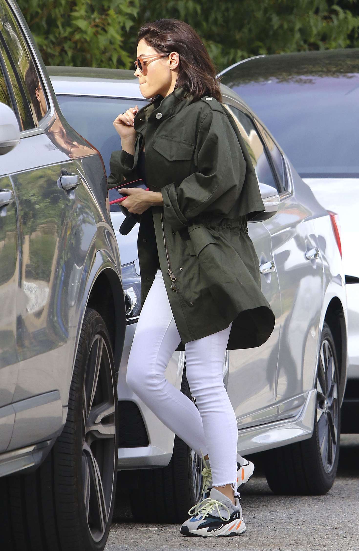 Jenna Dewan in White Jeans â€“ Out and about in LA