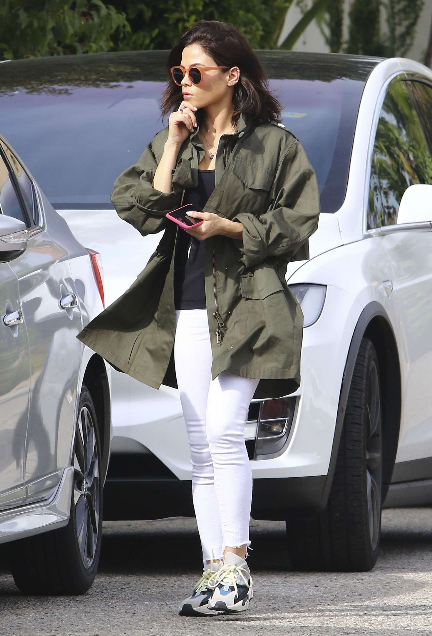 Jenna Dewan in White Jeans â€“ Out and about in LA
