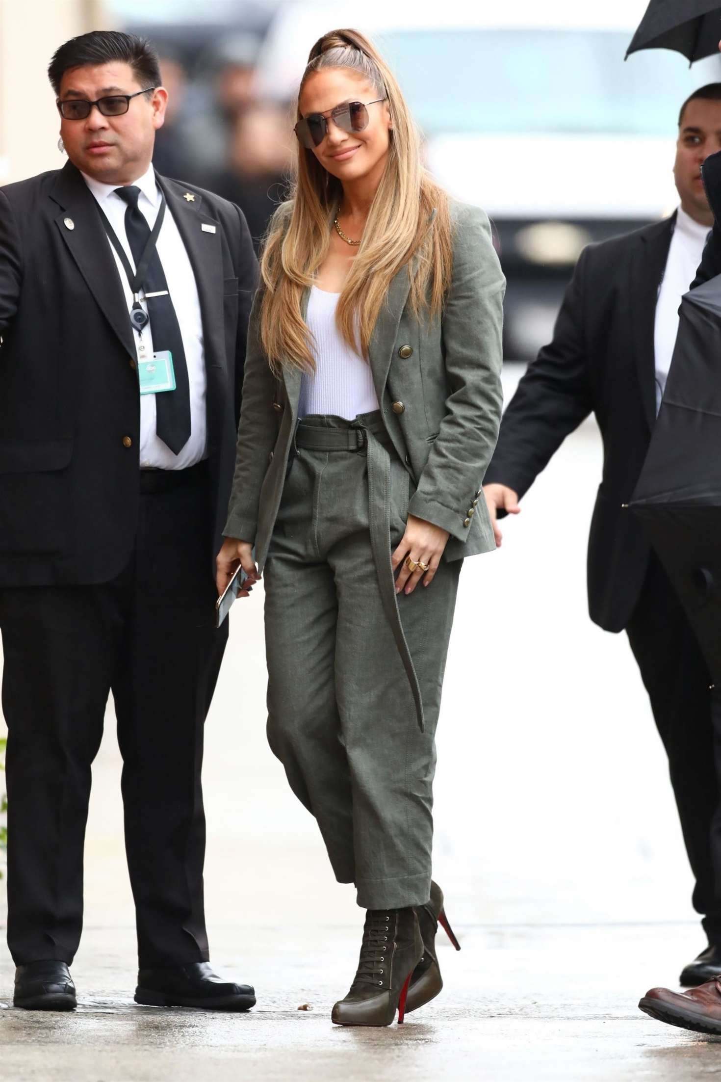 Jennifer Lopez â€“ Arrives at â€˜Jimmy Kimmel Live!â€™ in Hollywood