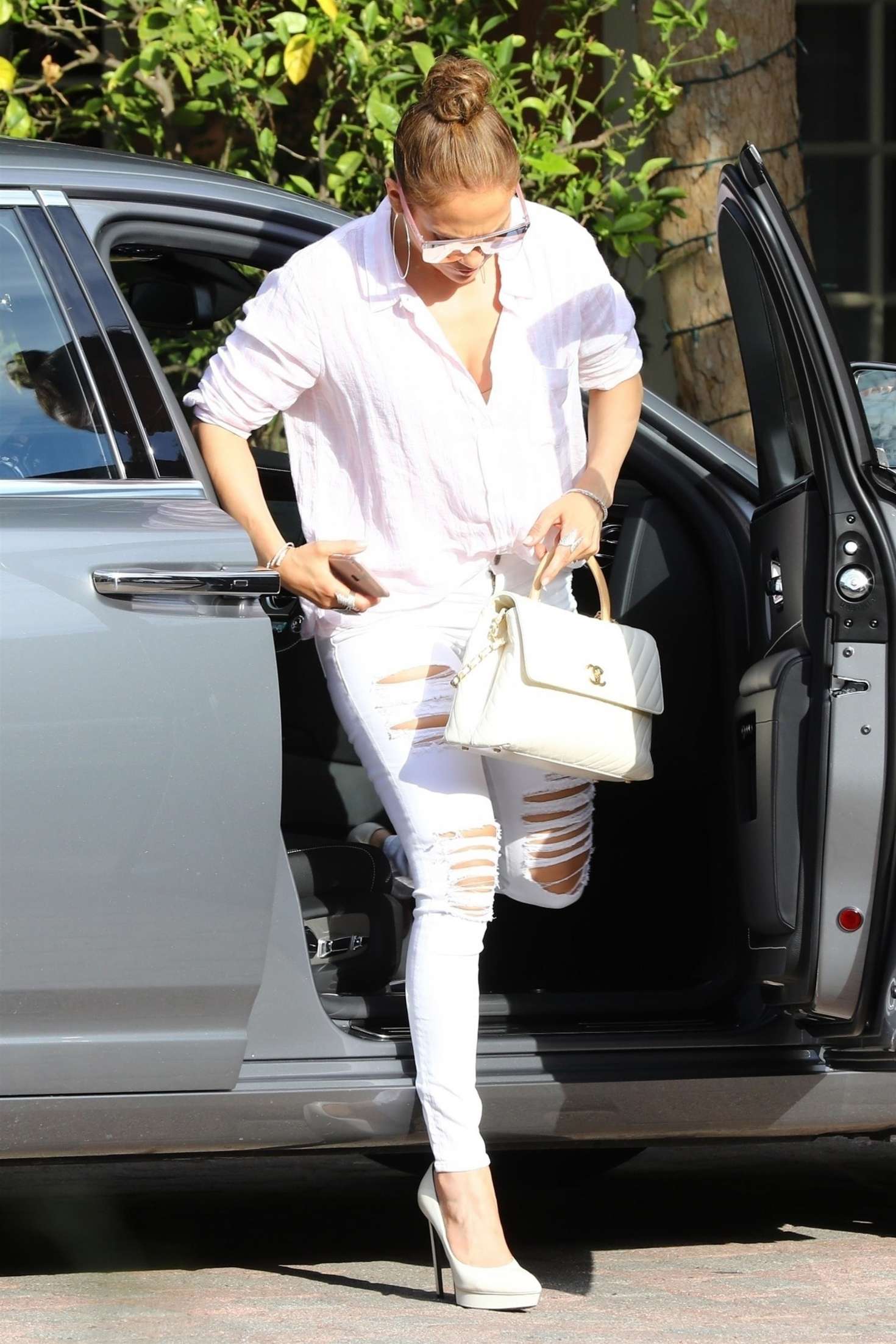 Jennifer Lopez â€“ Arrives at the studio in Los Angeles