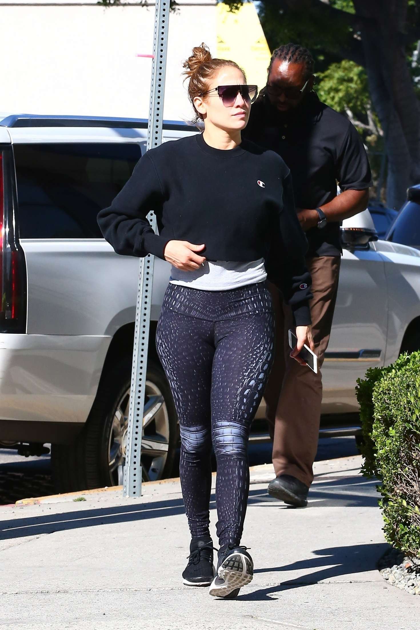 Jennifer Lopez â€“ Arrives to a workout in Los Angeles