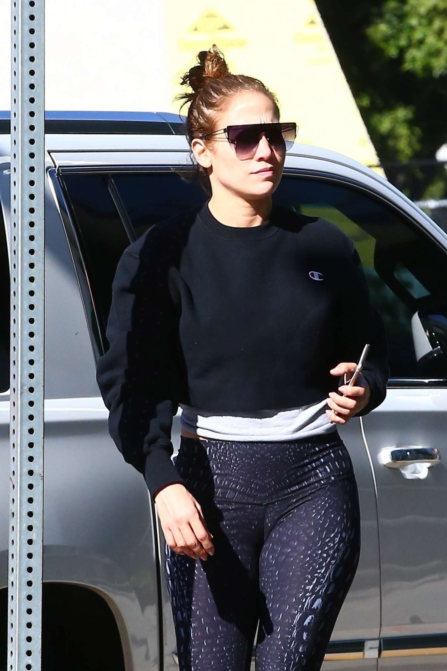 Jennifer Lopez â€“ Arrives to a workout in Los Angeles