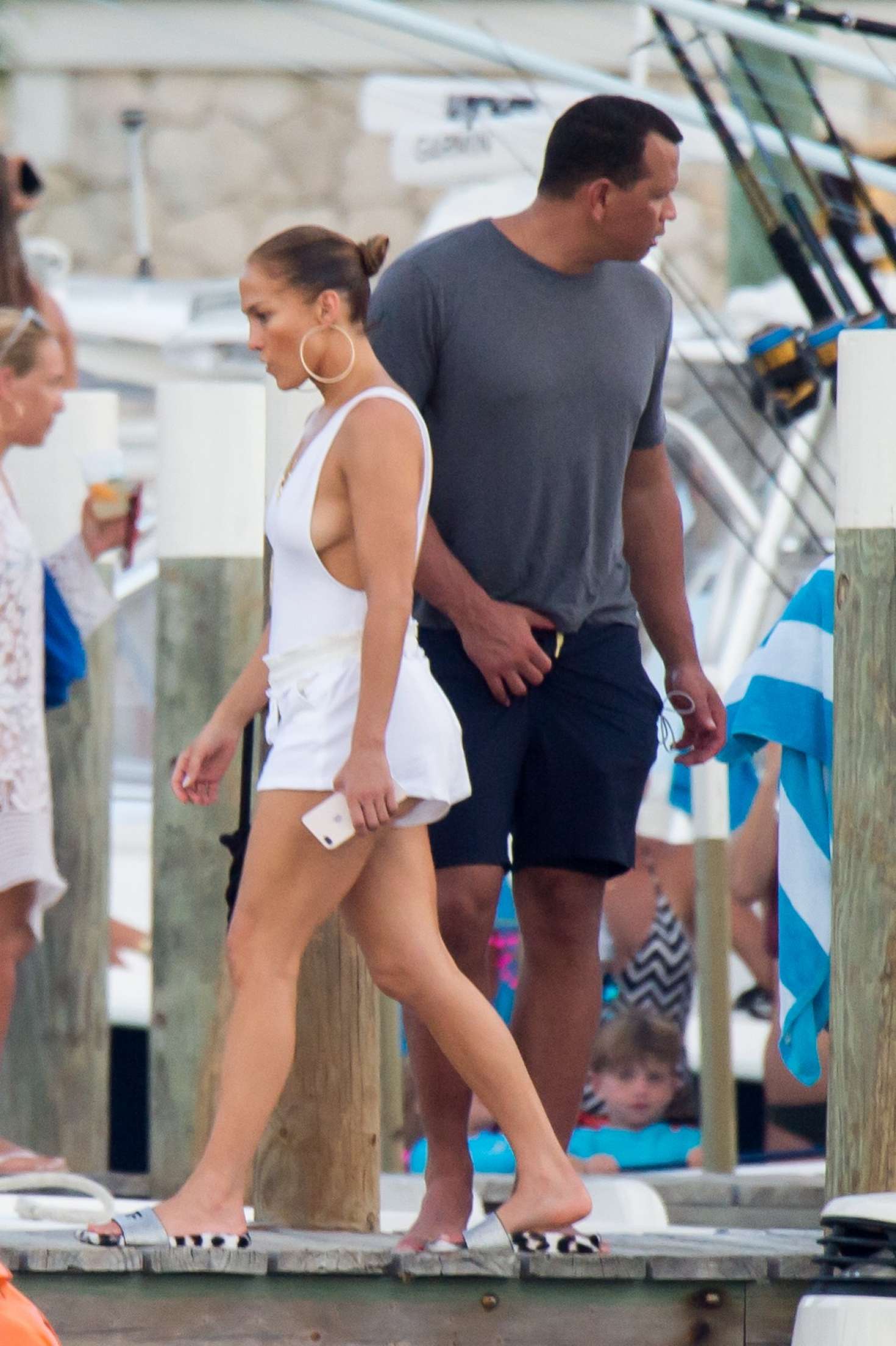 Jennifer Lopez â€“ Celebrate her birthday on a boat in Nassau