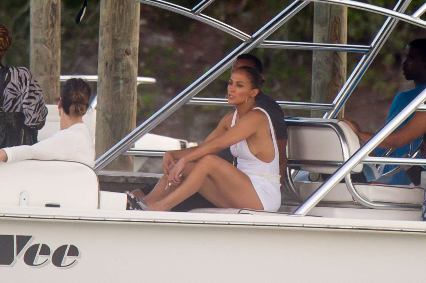 Jennifer Lopez â€“ Celebrate her birthday on a boat in Nassau
