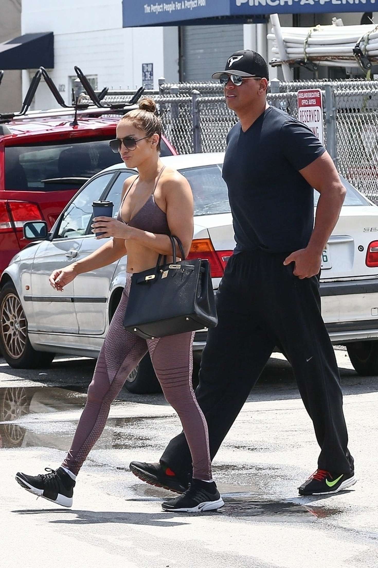 Jennifer Lopez â€“ Heads to gym in Miami