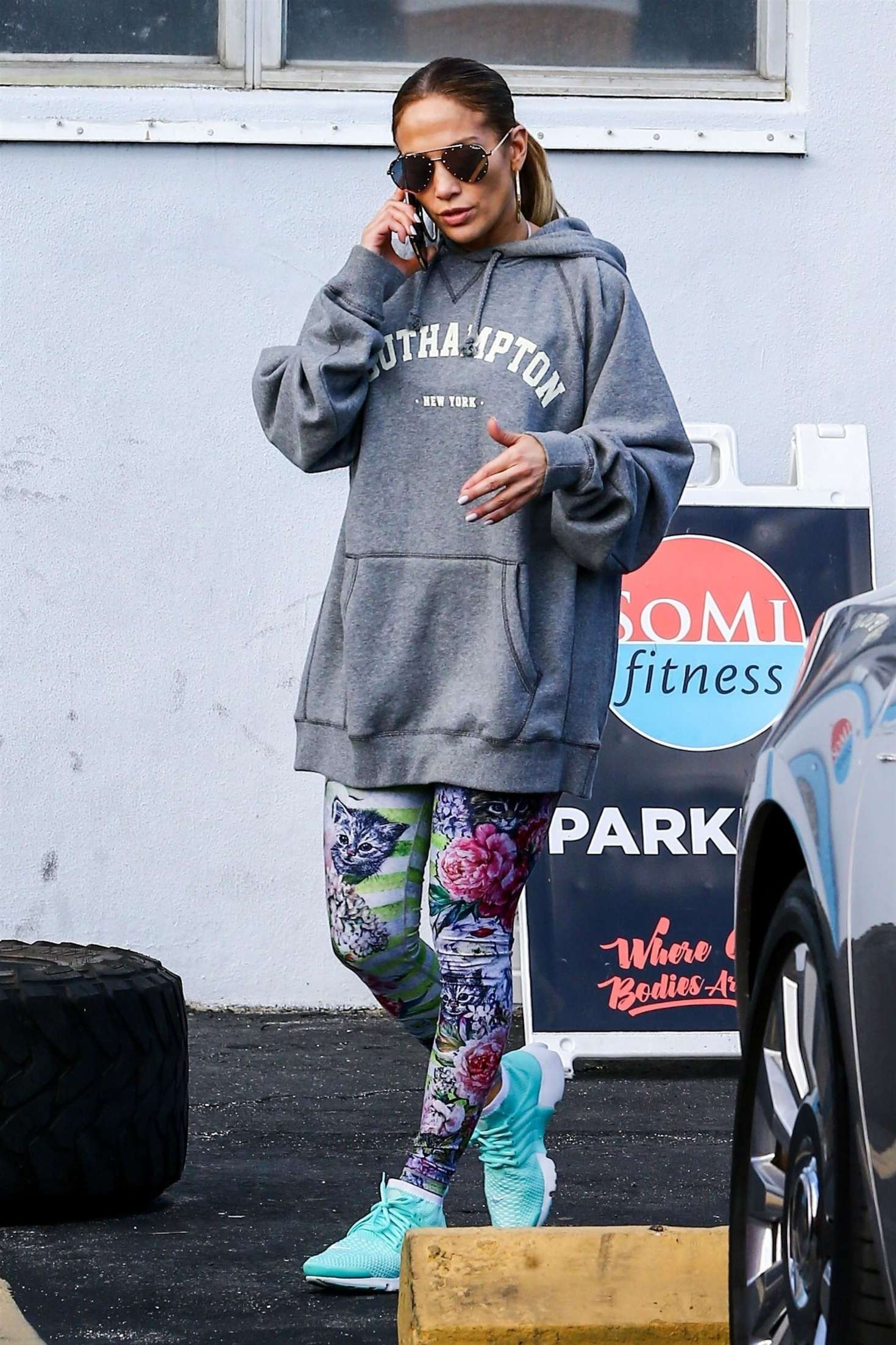 Jennifer Lopez in Floral Tights â€“ Head to the gym in Miami