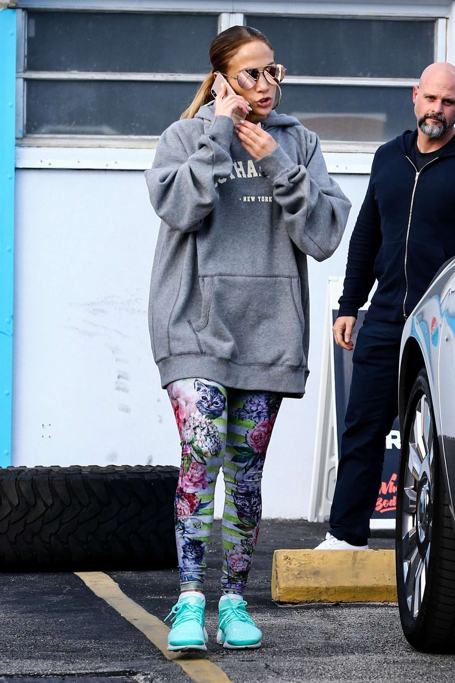 Jennifer Lopez in Floral Tights â€“ Head to the gym in Miami