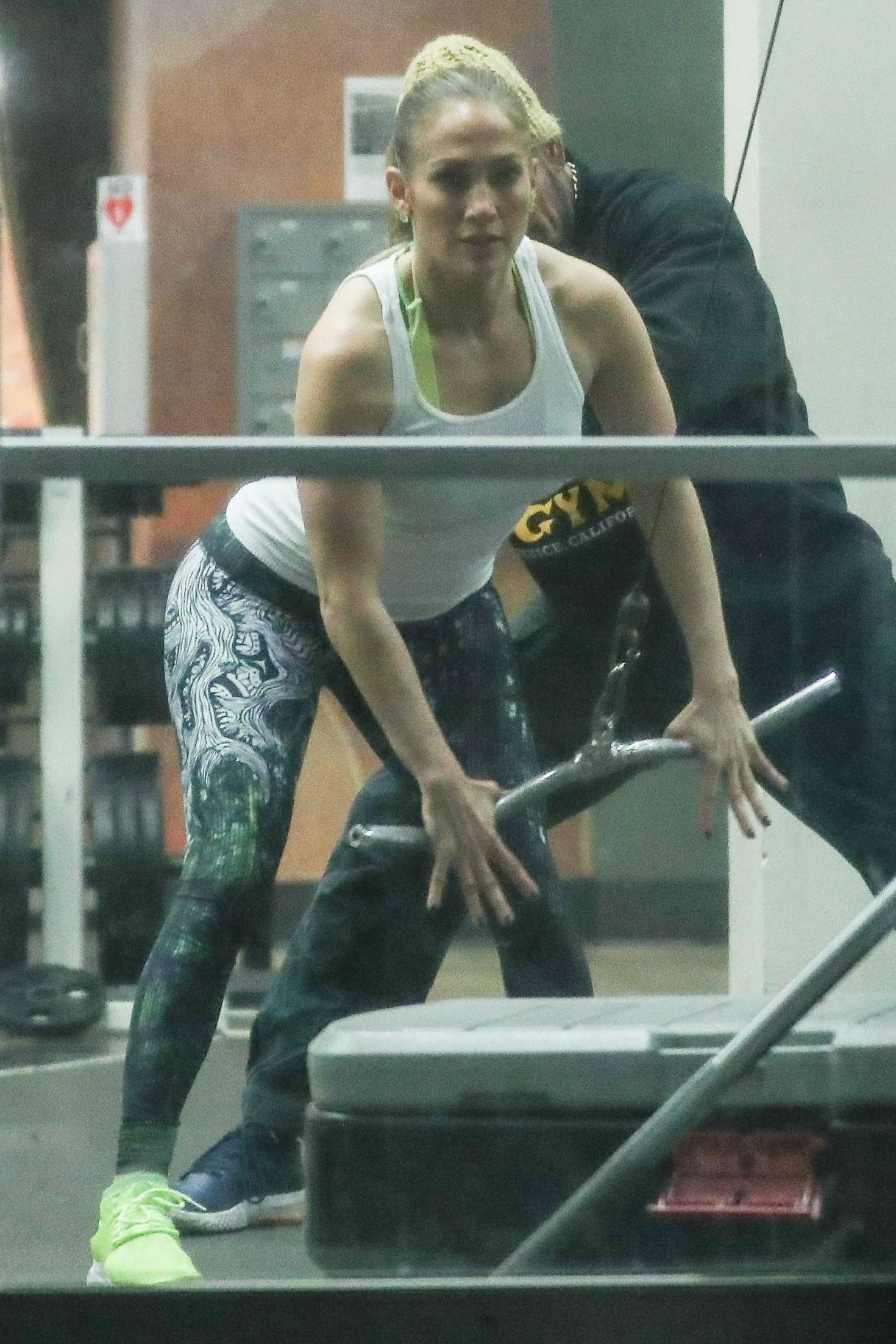 Jennifer Lopez â€“ Morning workout in Santa Monica