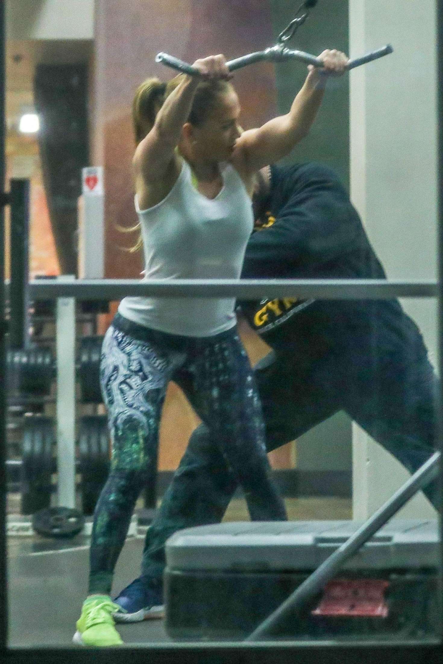 Jennifer Lopez â€“ Morning workout in Santa Monica