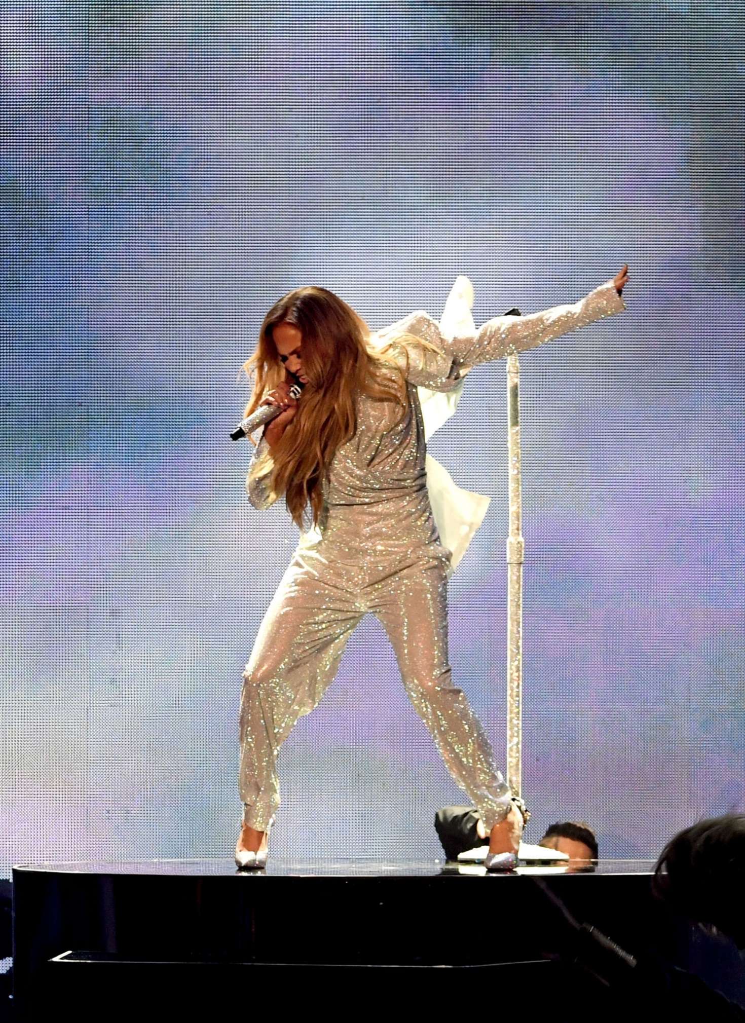 Jennifer Lopez â€“ Performs at 2018 American Music Awards in LA