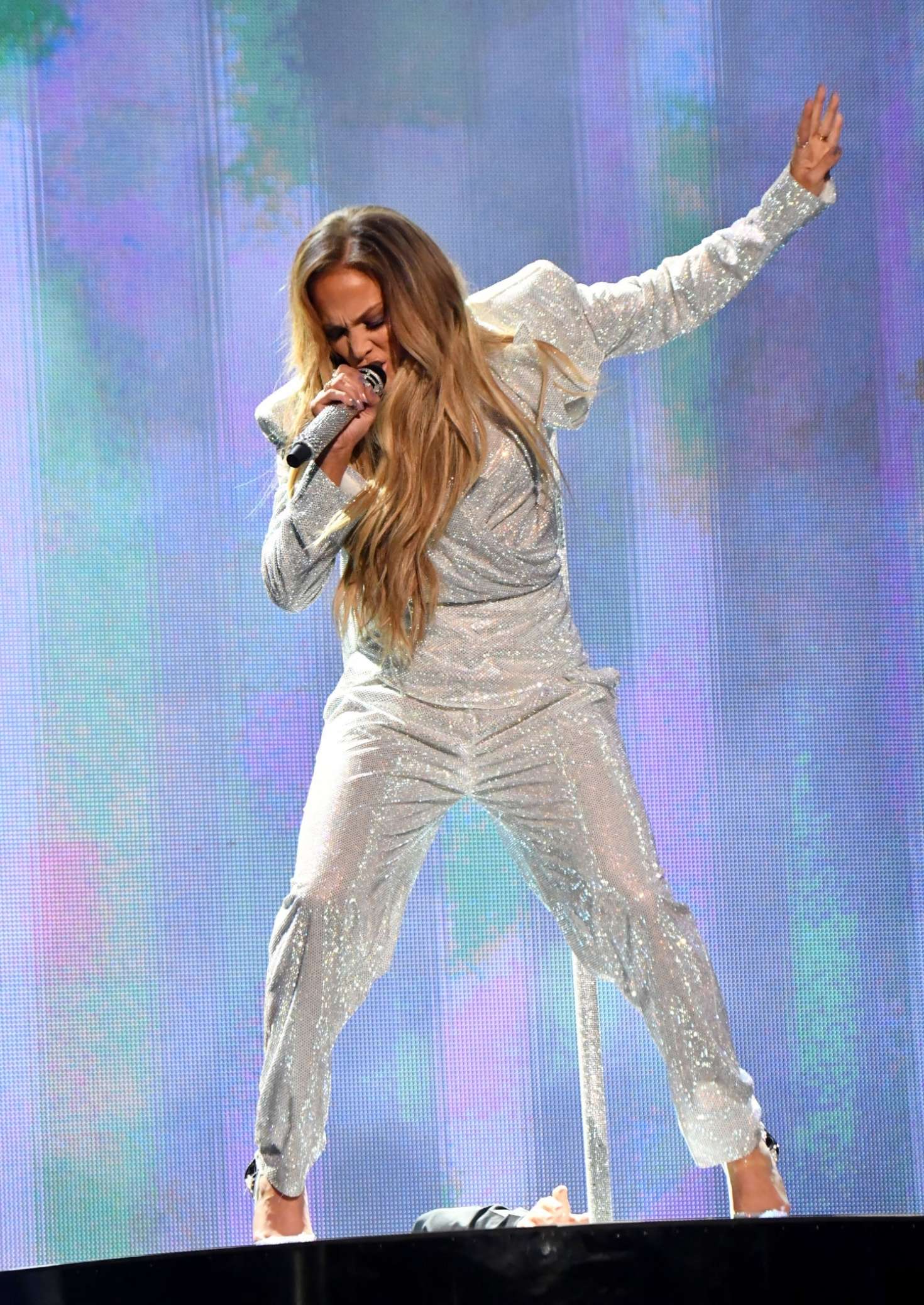 Jennifer Lopez â€“ Performs at 2018 American Music Awards in LA