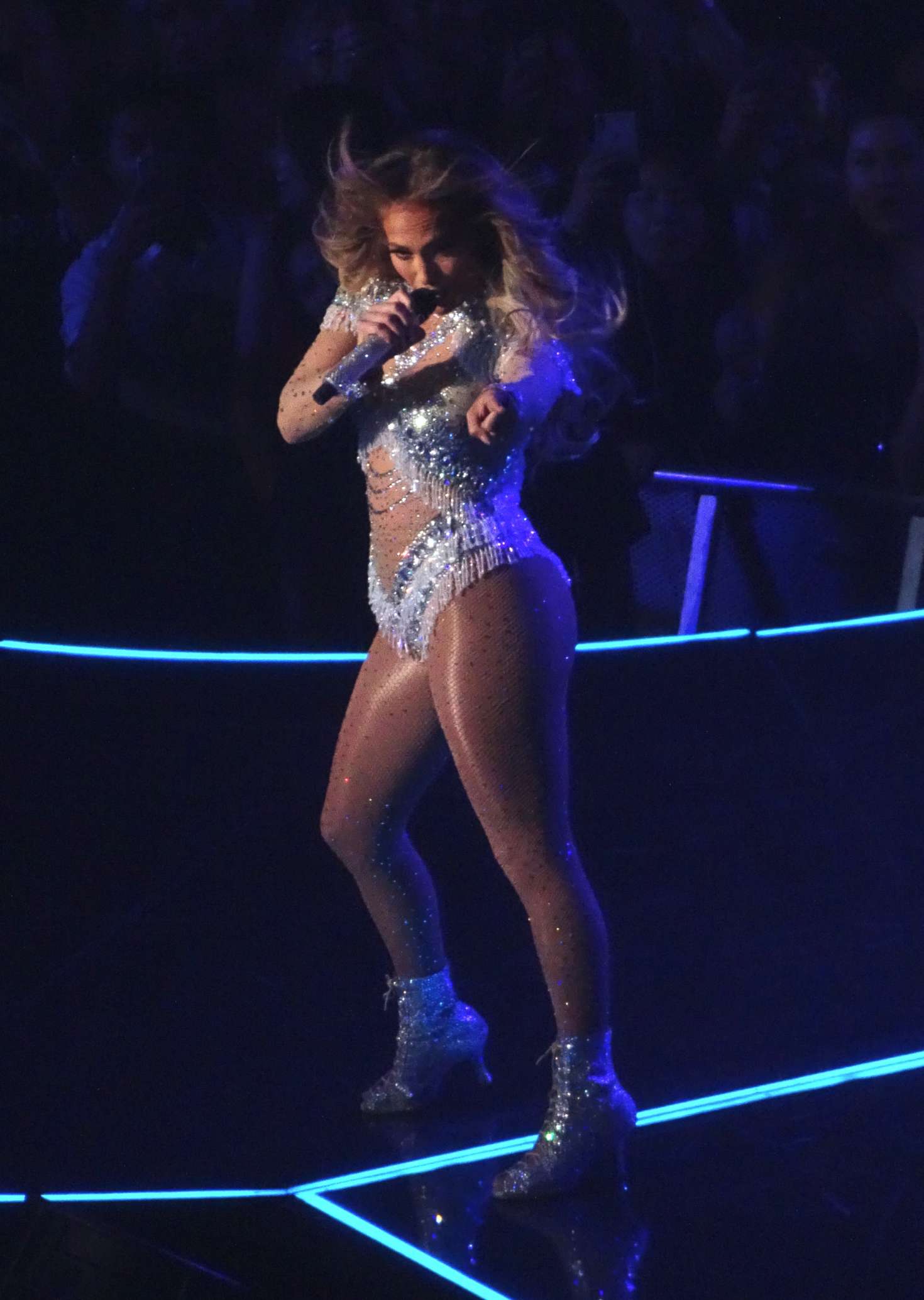 Jennifer Lopez â€“ Performs at her concert in Las Vegas