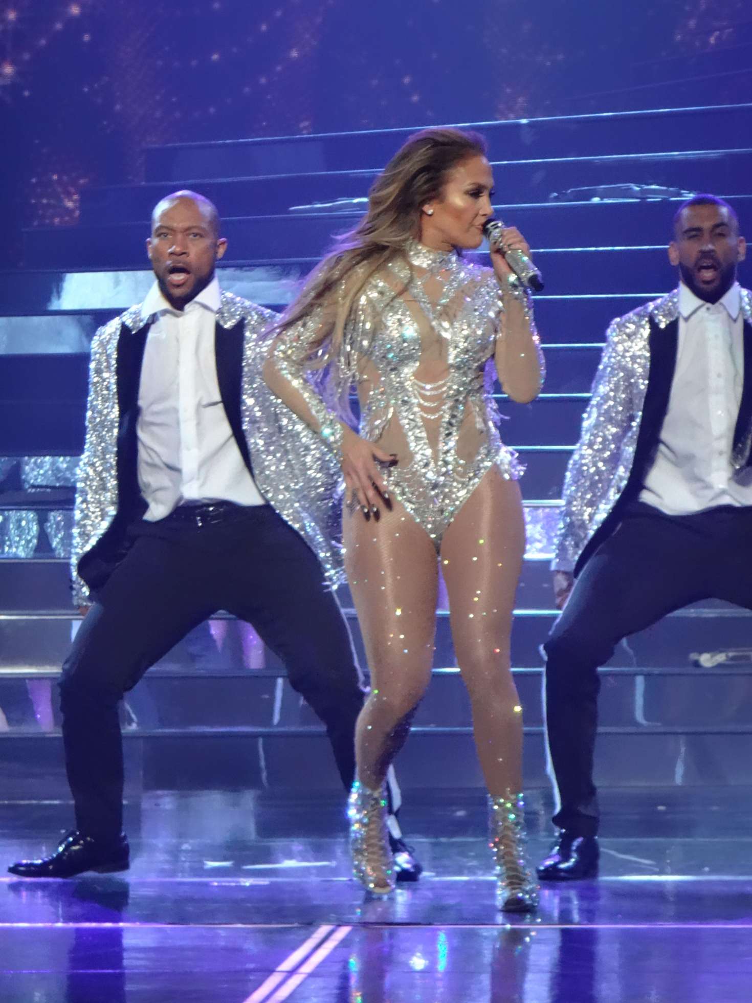 Jennifer Lopez â€“ Performs in Las Vegas