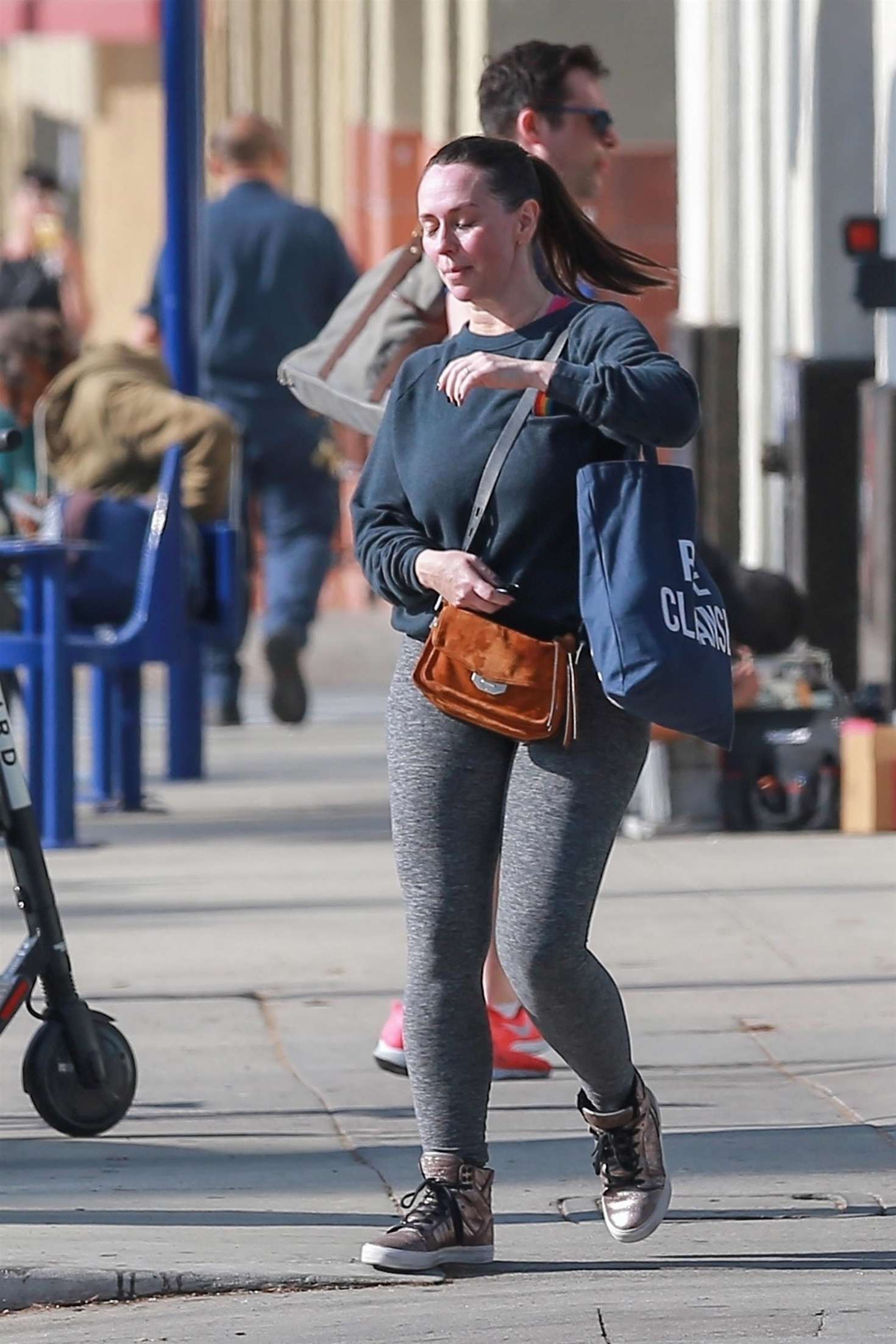 Jennifer Love Hewitt â€“ Leaving a Gym in Studio City