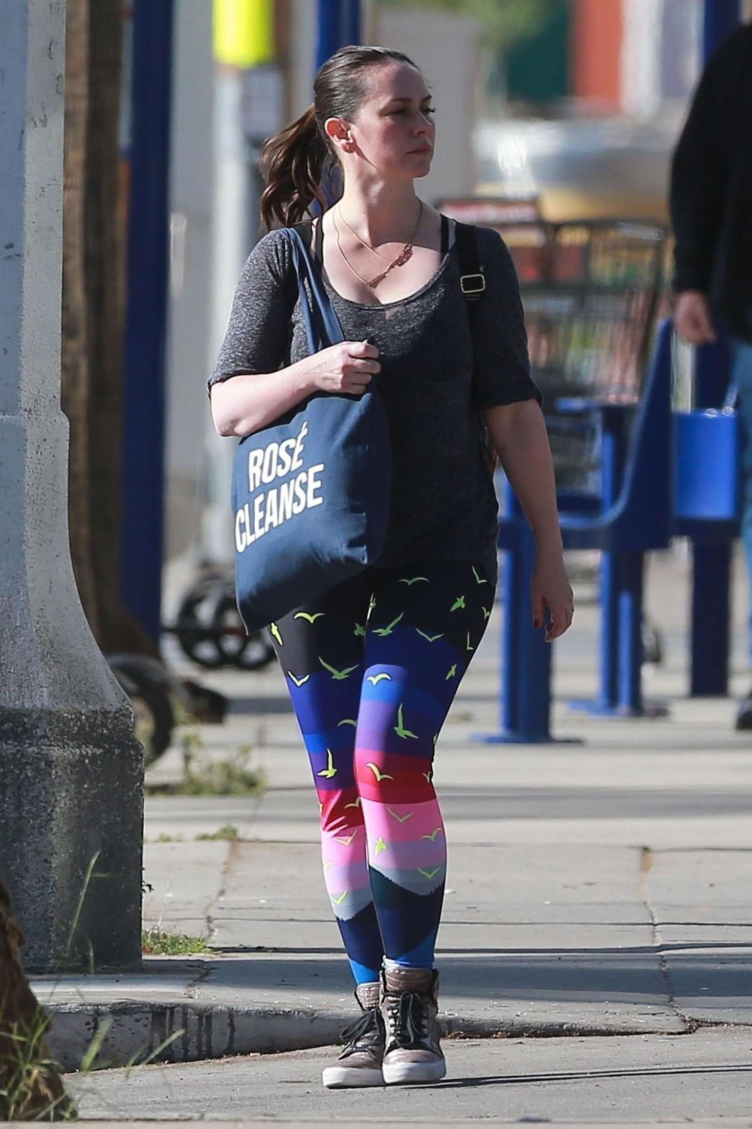 Jennifer Love Hewitt â€“ Leaving the gym in Santa Monica