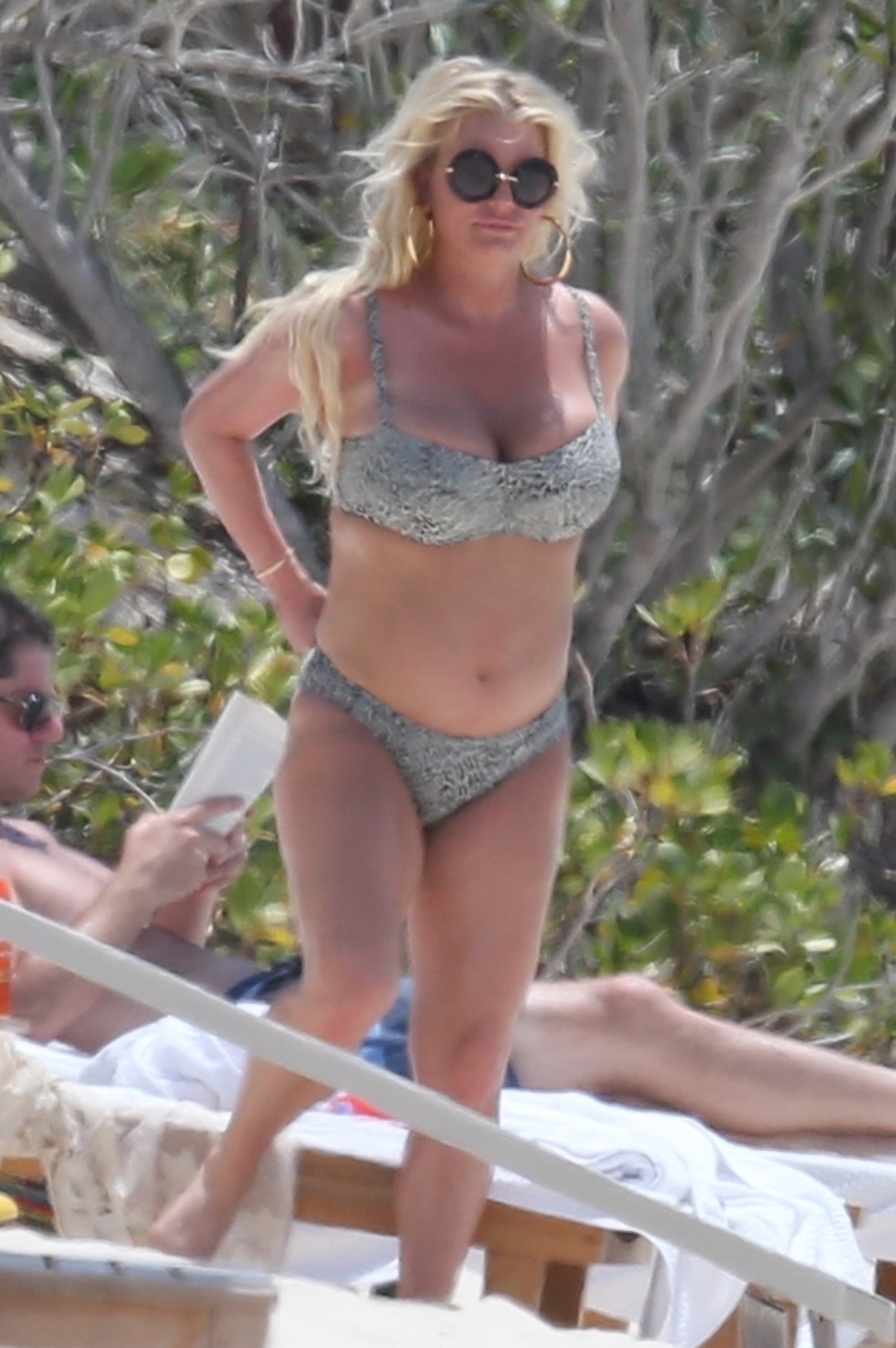 Jessica Simpson in Bikini at the beach in Bahamas – GotCeleb