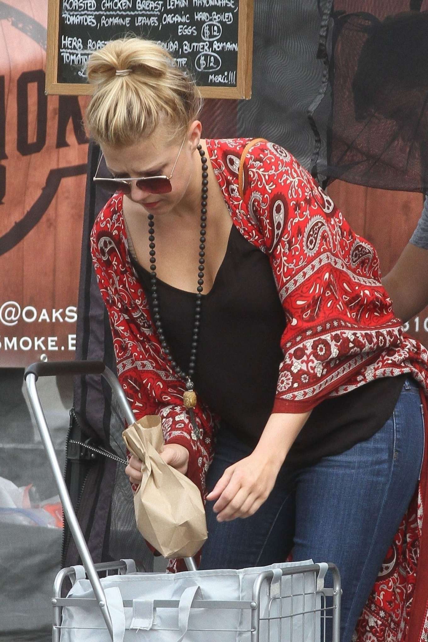 Jodie Sweetin â€“ Shopping Candids at Farmers Market In Los Angeles