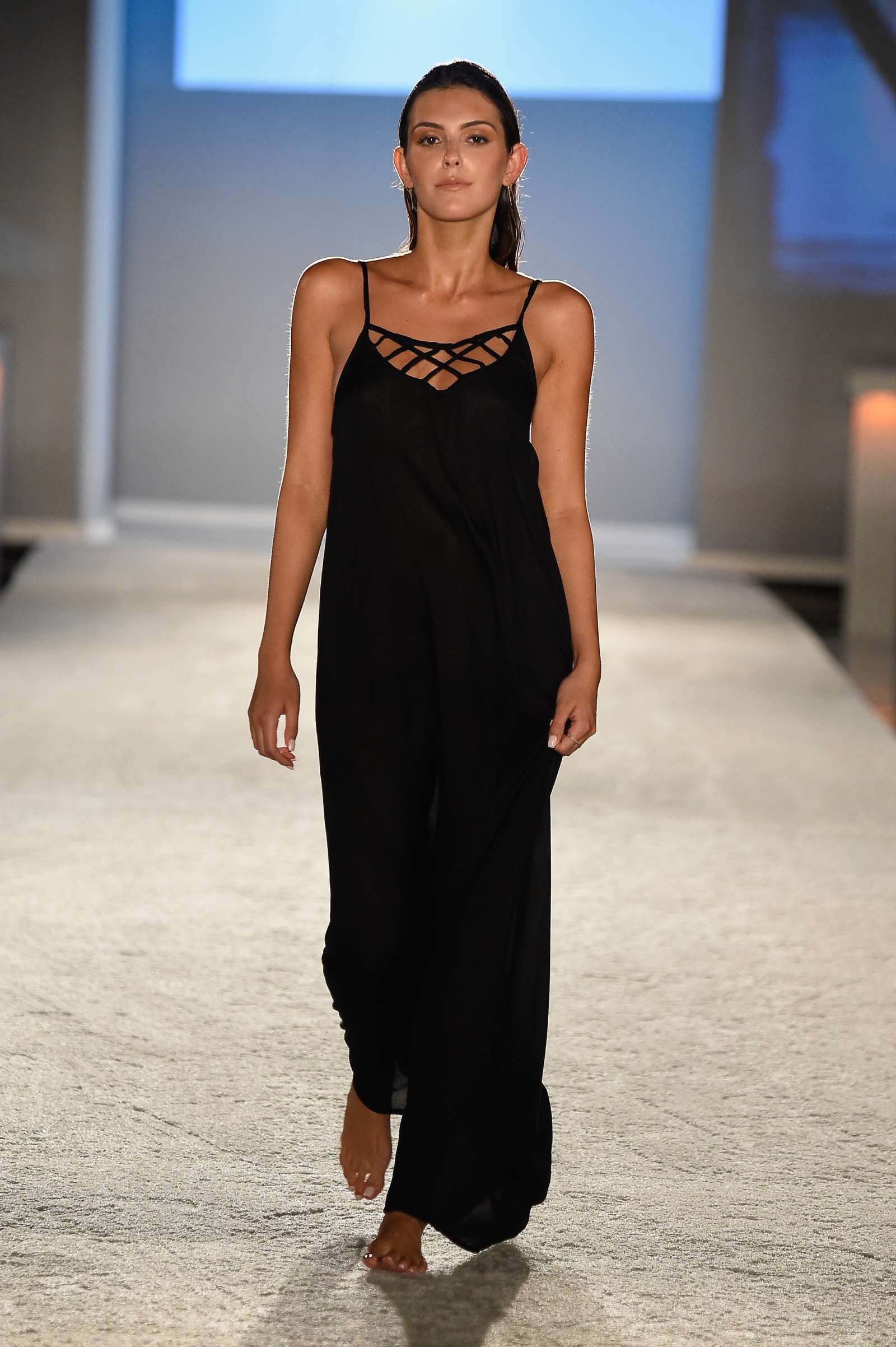 Julia Friedman â€“ Issa deâ€™ Mar 2017 Collection Fashion Show in Miami