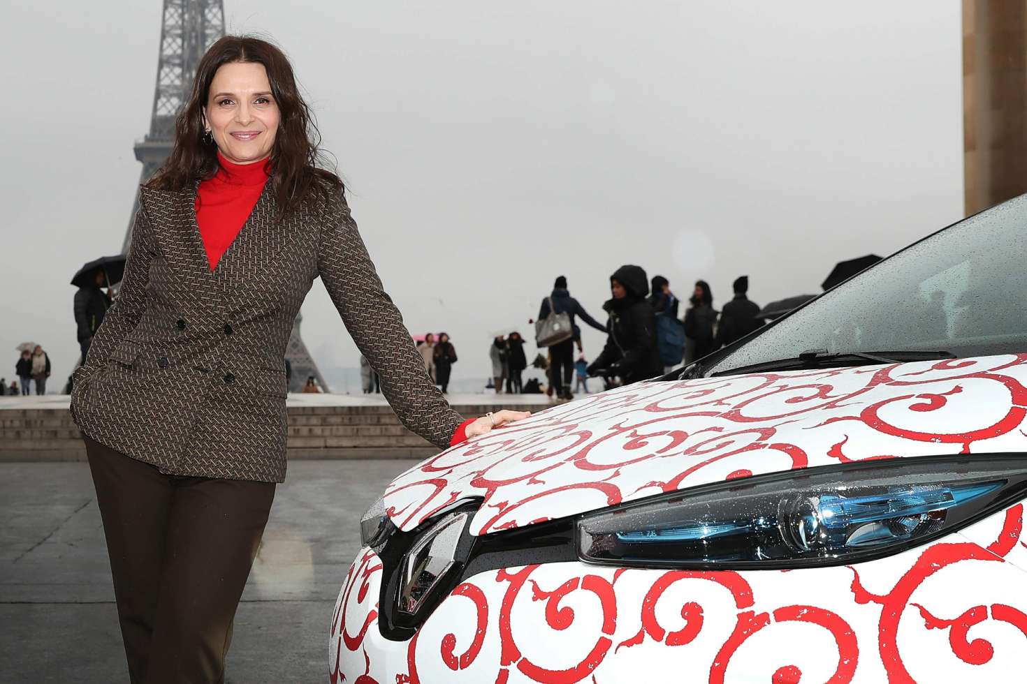 Juliette Binoche â€“ During a shooting for Nissan and Renault in Paris