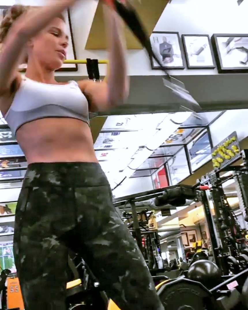 Kate Beckinsale â€“ Workout â€“ Social Media Pics