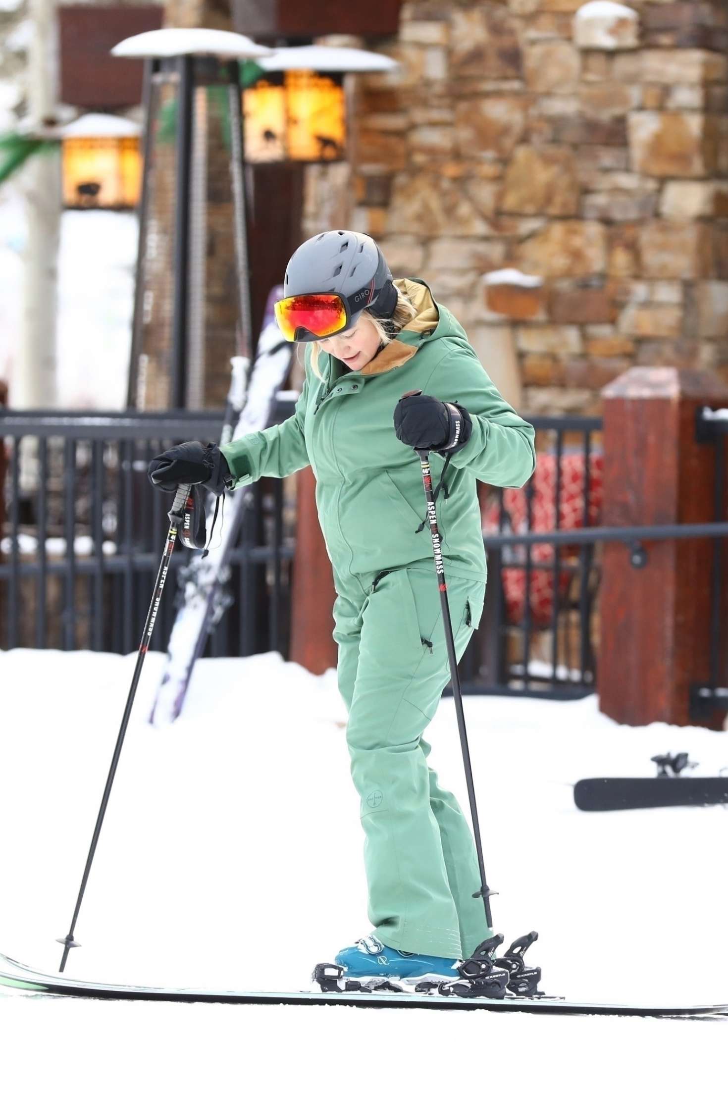 Kate Hudson â€“ On the slopes in Aspen