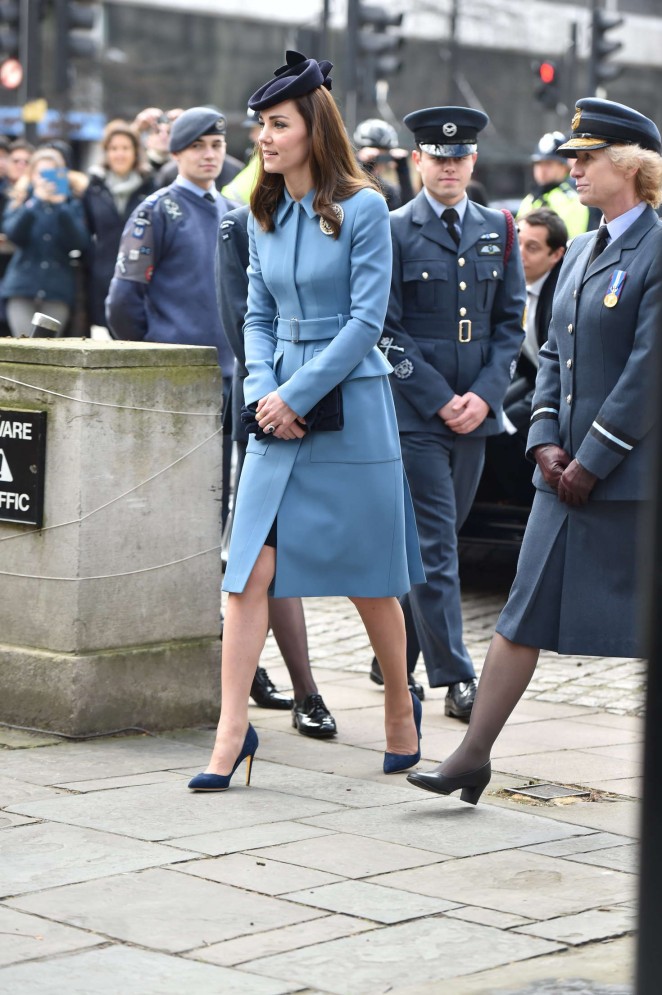 Kate-Middleton-at-75th-Anniversary-of-the-RAF-Air-Cadets--08-662x995.jpg