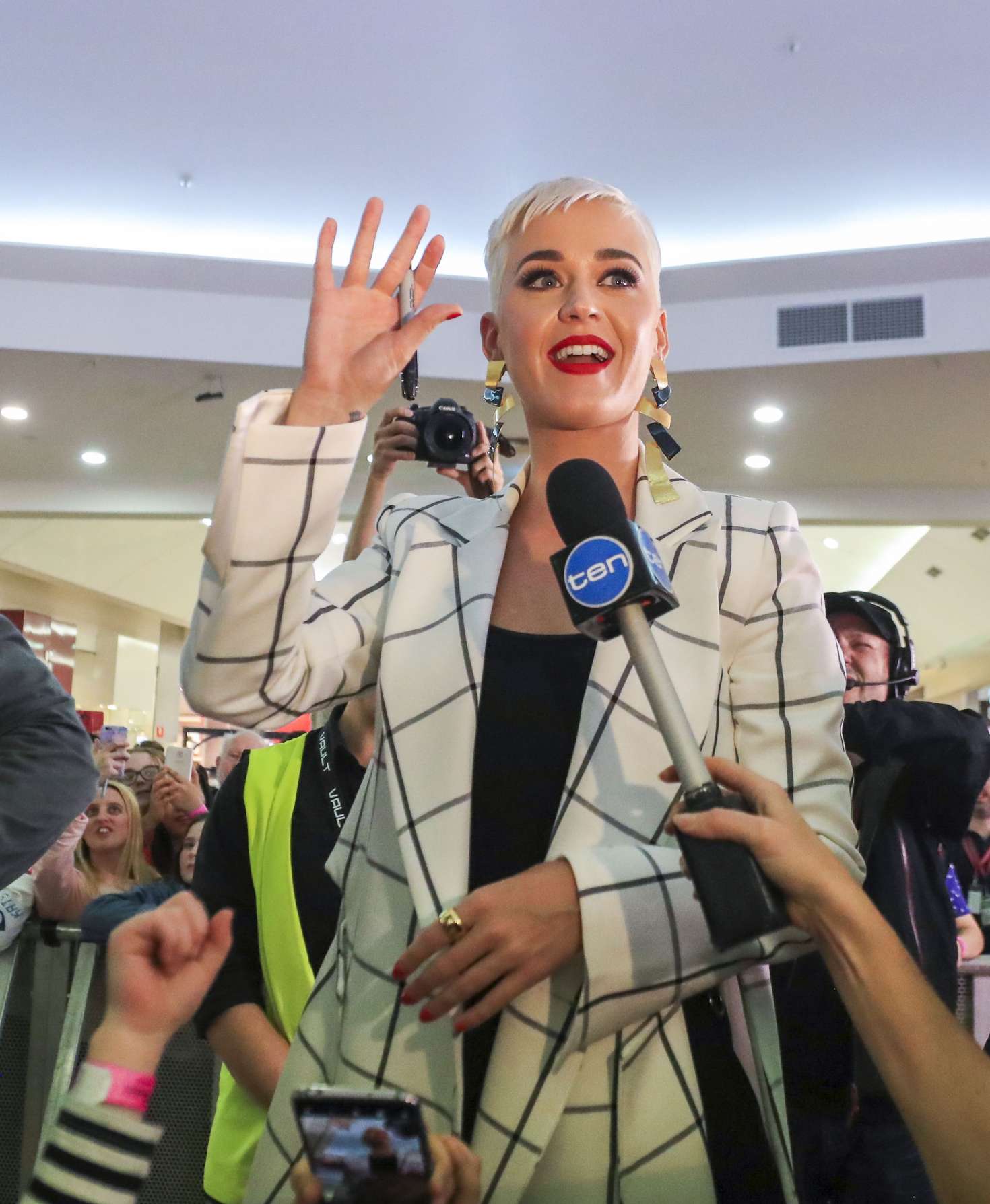 Katy Perry at a Westfield appearance in Perth