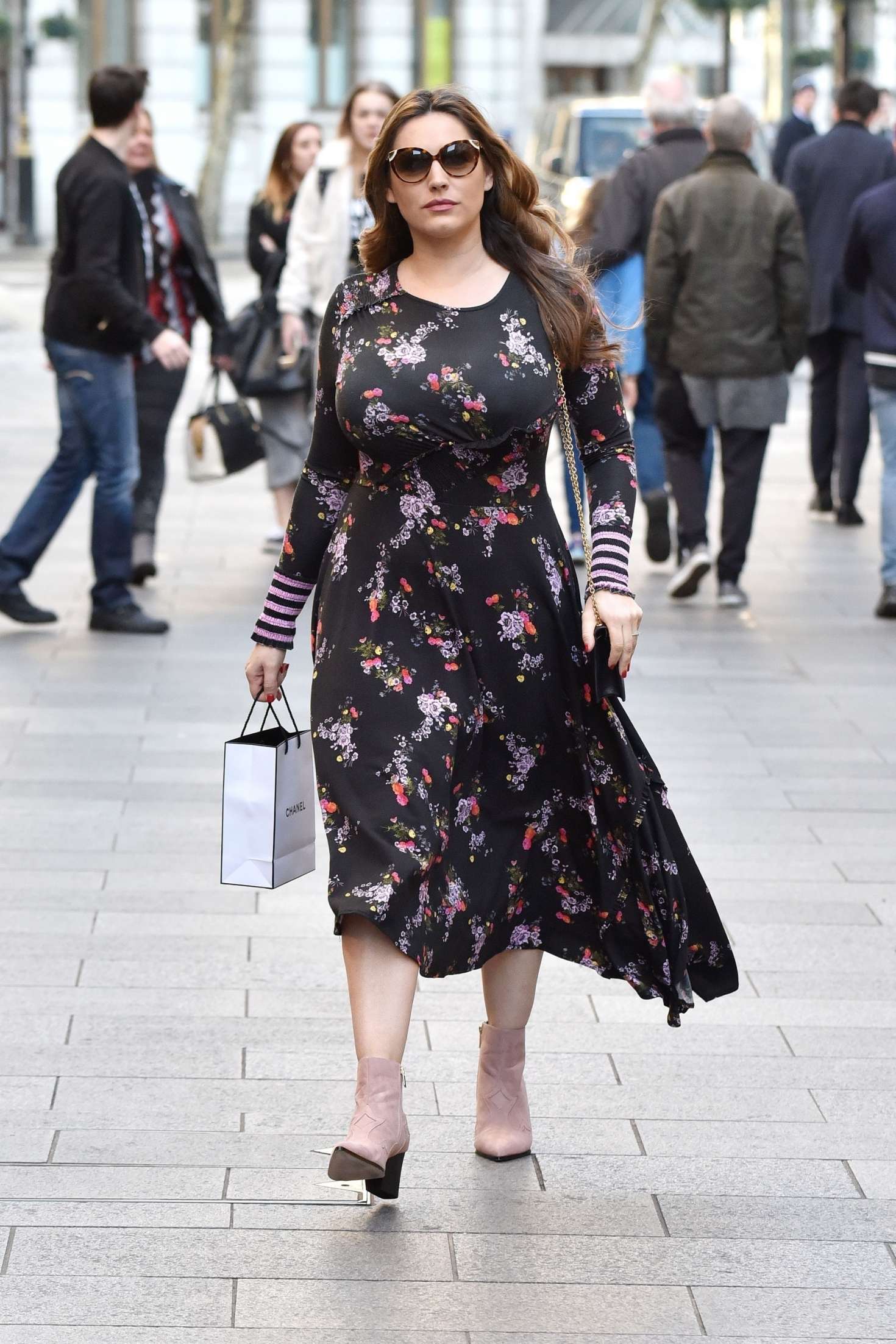 Kelly Brook in Floral Dress â€“ Arriving at Global Radio in London