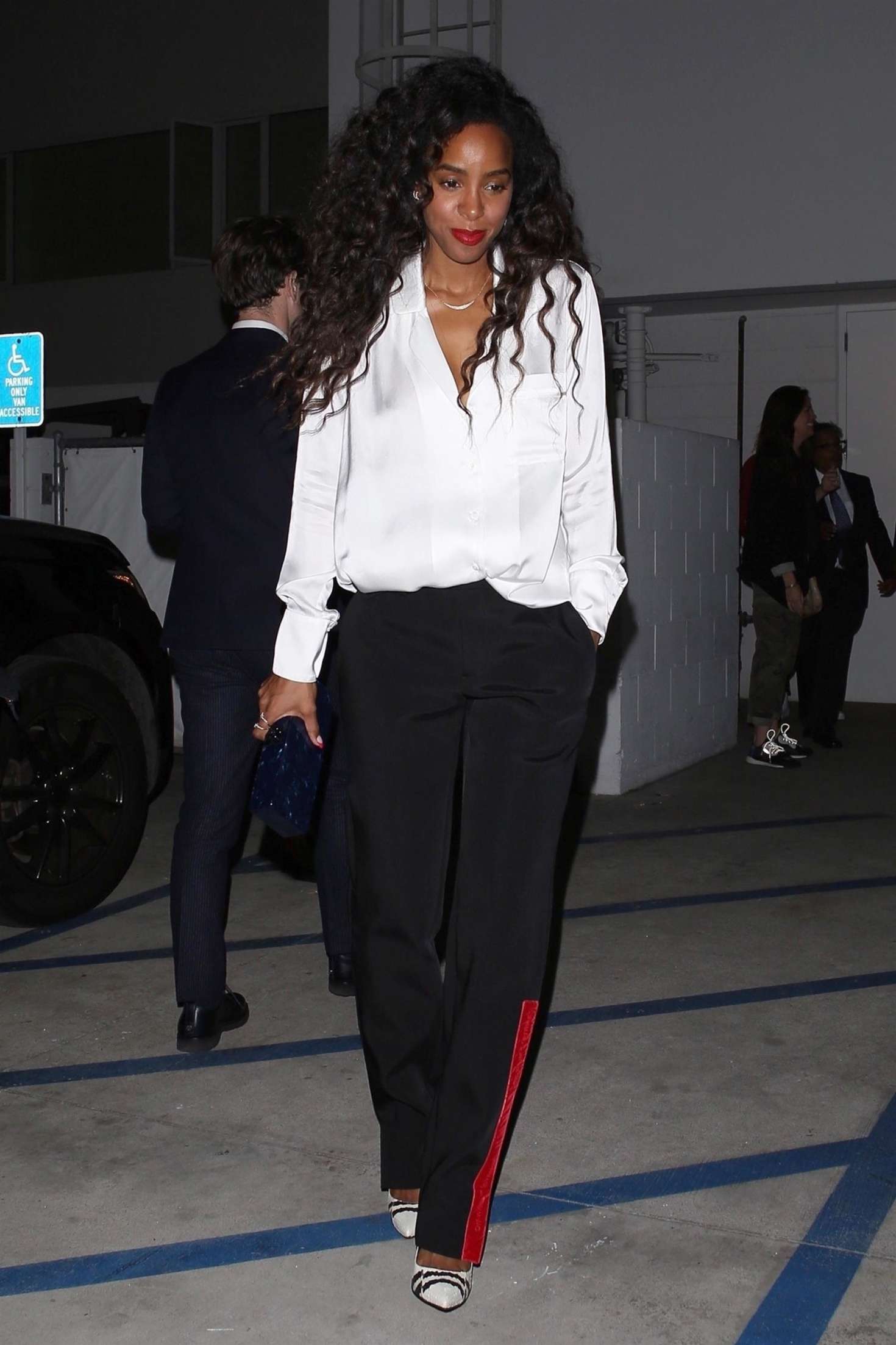 Kelly Rowland â€“ Leaving The Virgil Abloh Off White Gallery Event In Beverly Hills