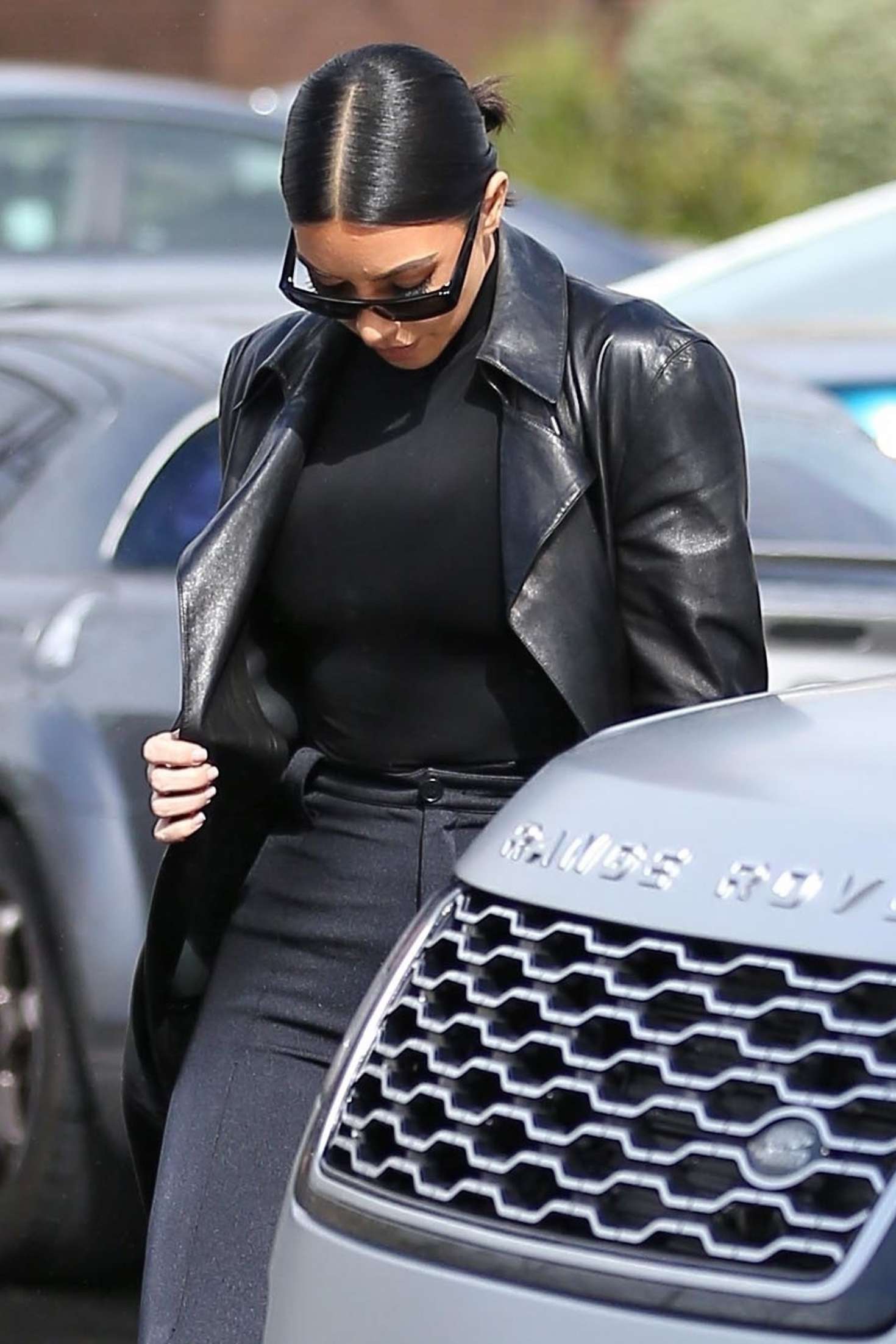 Kim Kardashian â€“ Grabbing lunch in Los Angeles