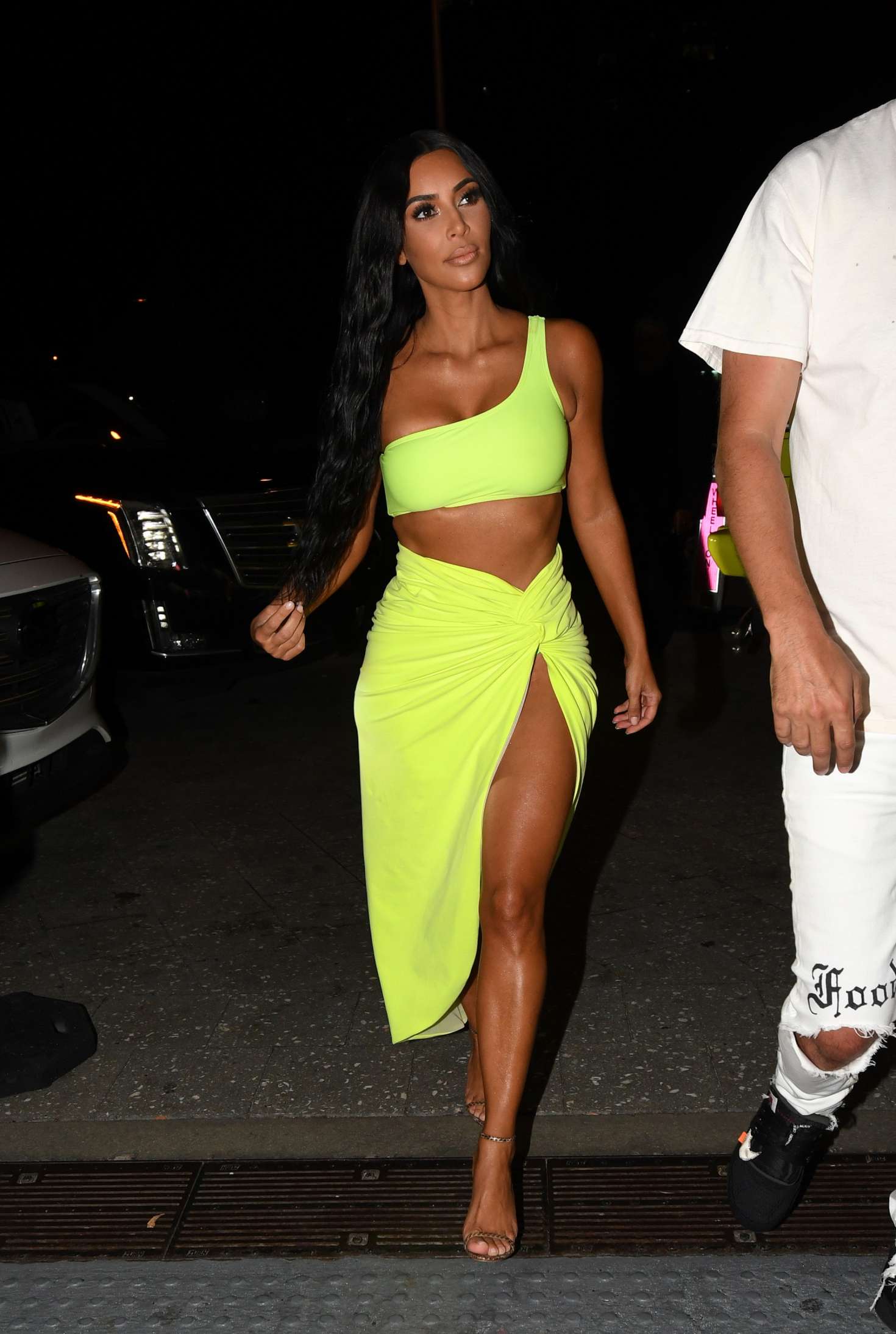 Kim Kardashian in Yellow â€“ Goes a party in Miami