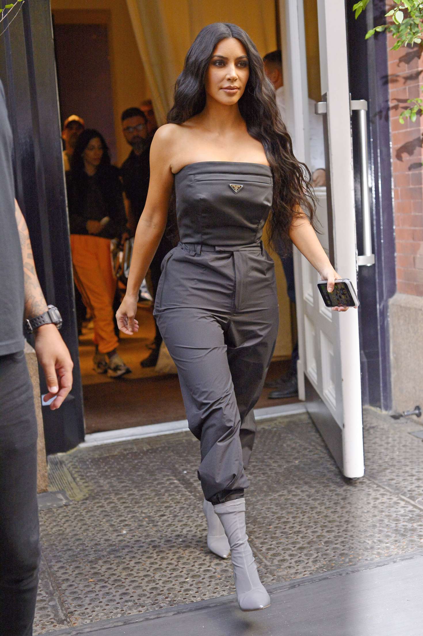 Kim Kardashian â€“ Leaving her hotel in New York City