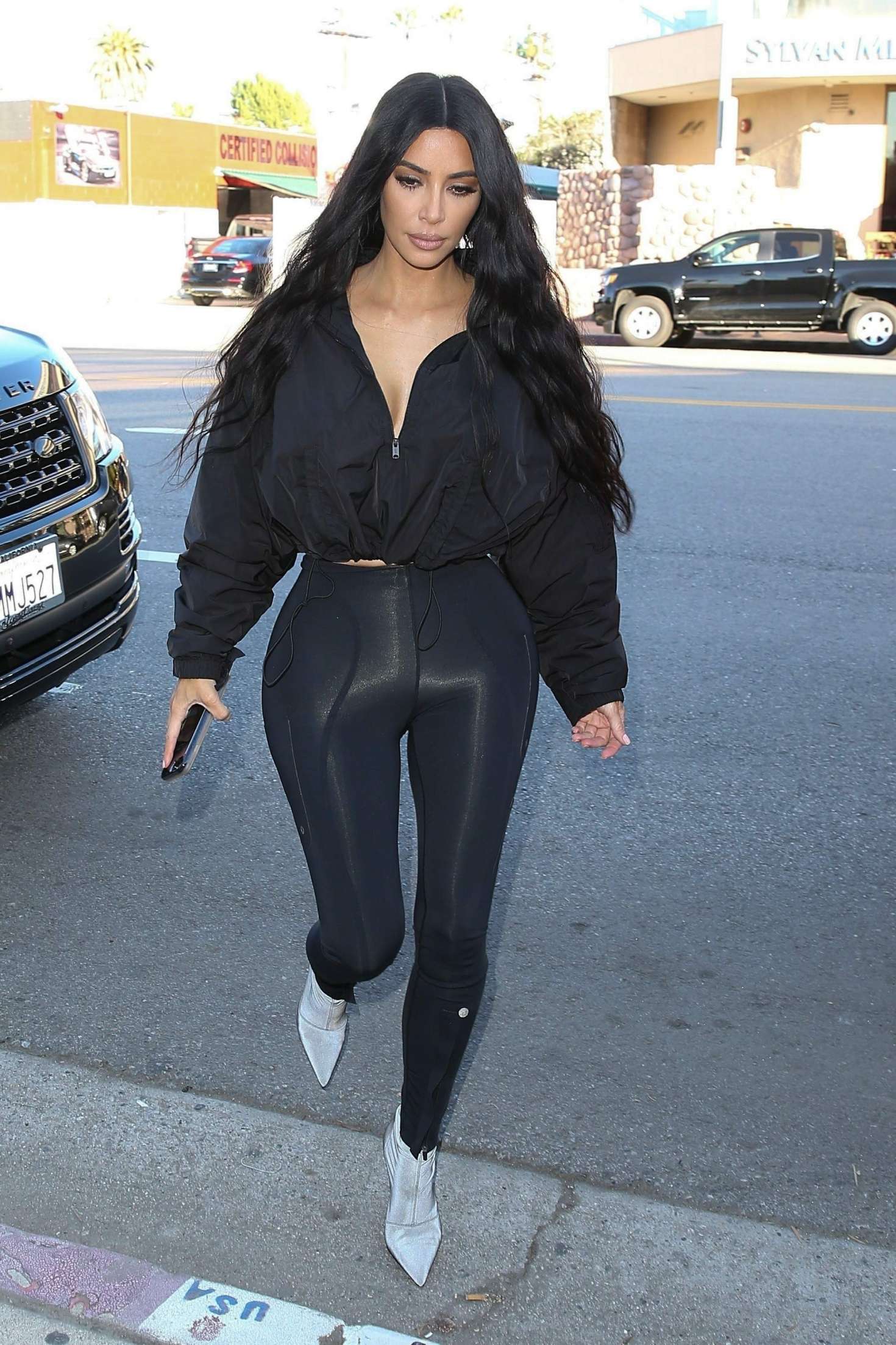 Kim Kardashian â€“ Shopping at Sap and Honey in Sherman Oaks