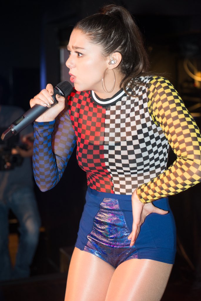 Kira Kosarin â€“ Performs at InDaArcade Release Party