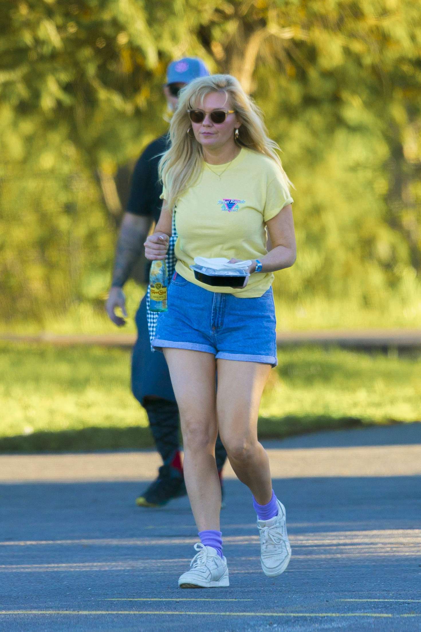 Kirsten Dunst â€“ Filming â€˜On Becoming a God in Central Floridaâ€™ in New Orleans