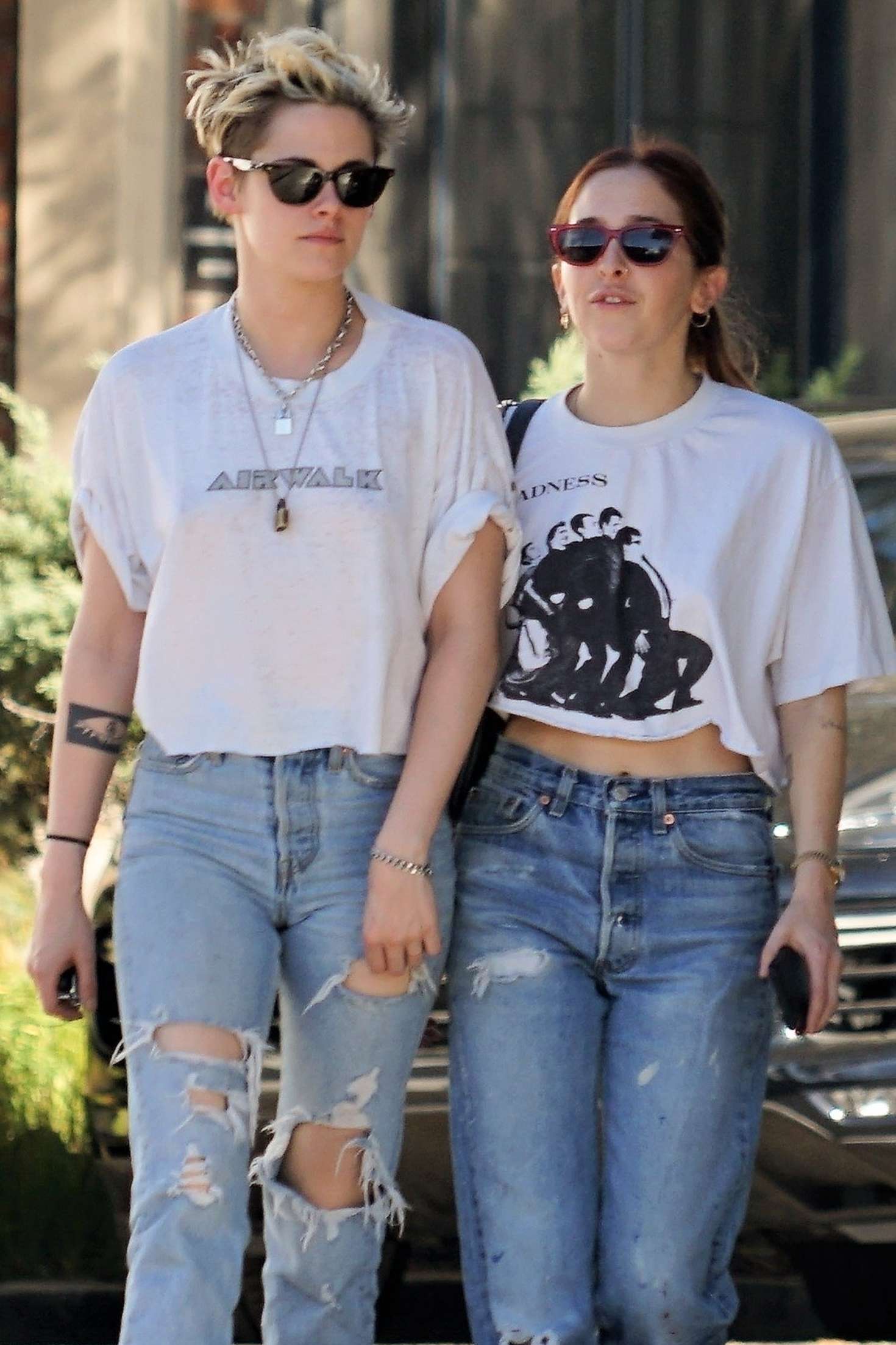 Kristen Stewart and Sara Dinkin â€“ Out for lunch in LA