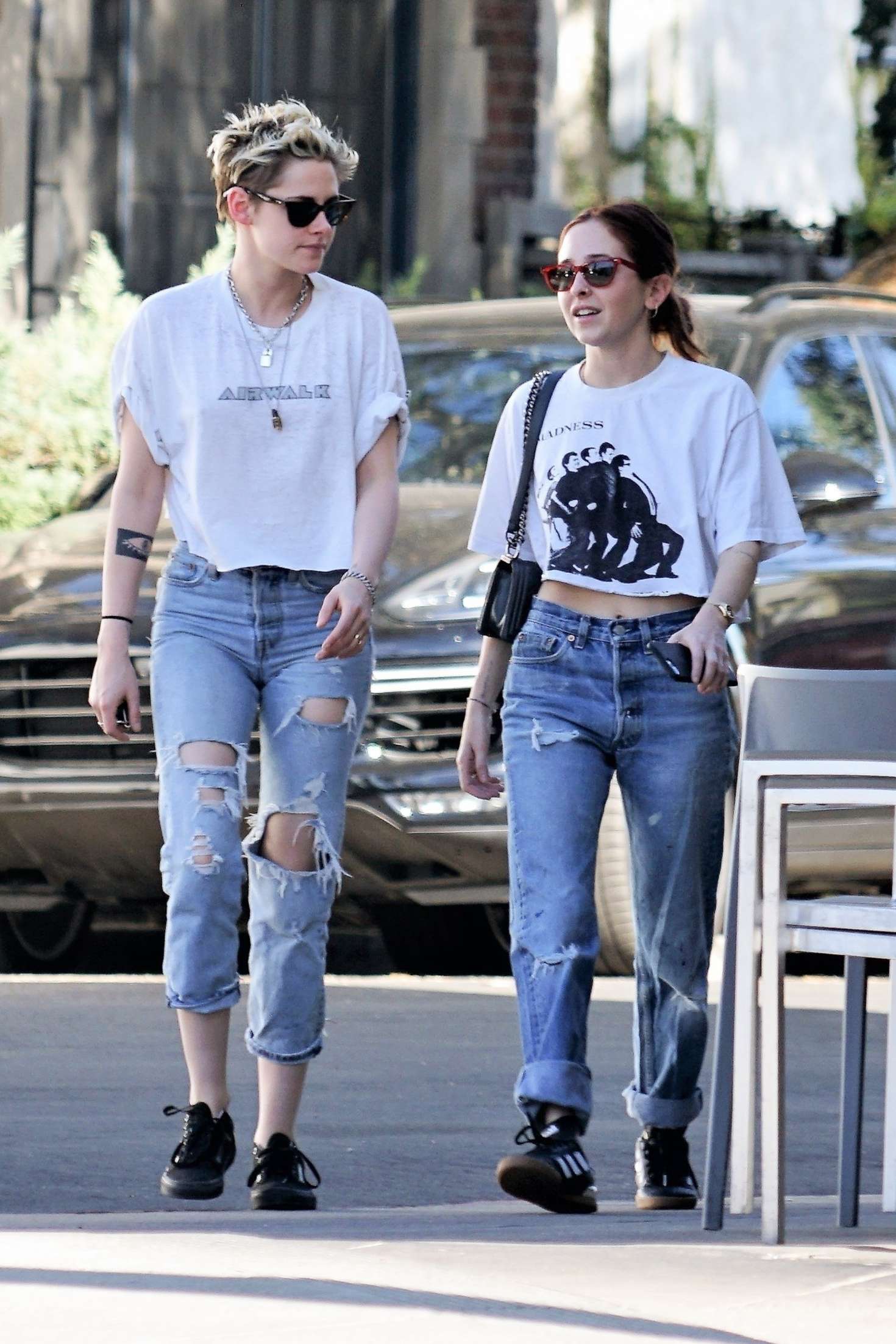 Kristen Stewart and Sara Dinkin â€“ Out for lunch in LA