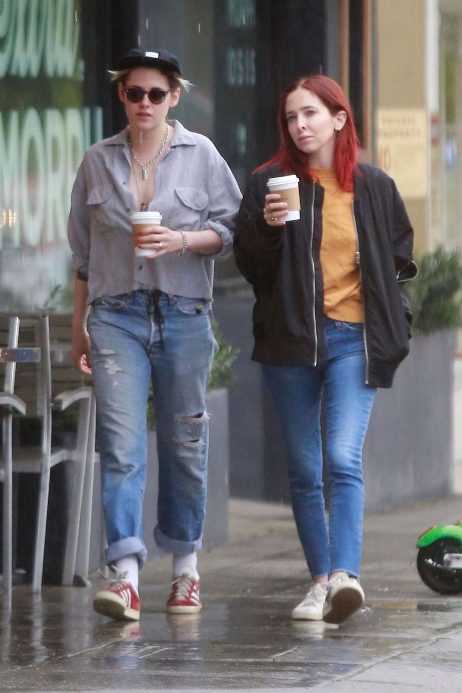 Kristen Stewart and Sara Dinkin â€“ Out in Los Feliz