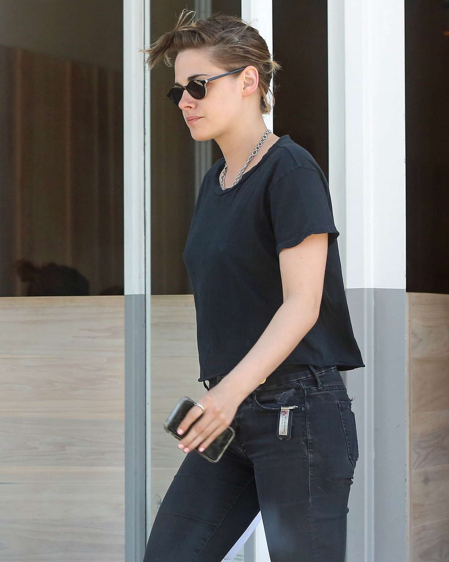 Kristen Stewart â€“ Shopping at a vintage clothing store in Silver Lake